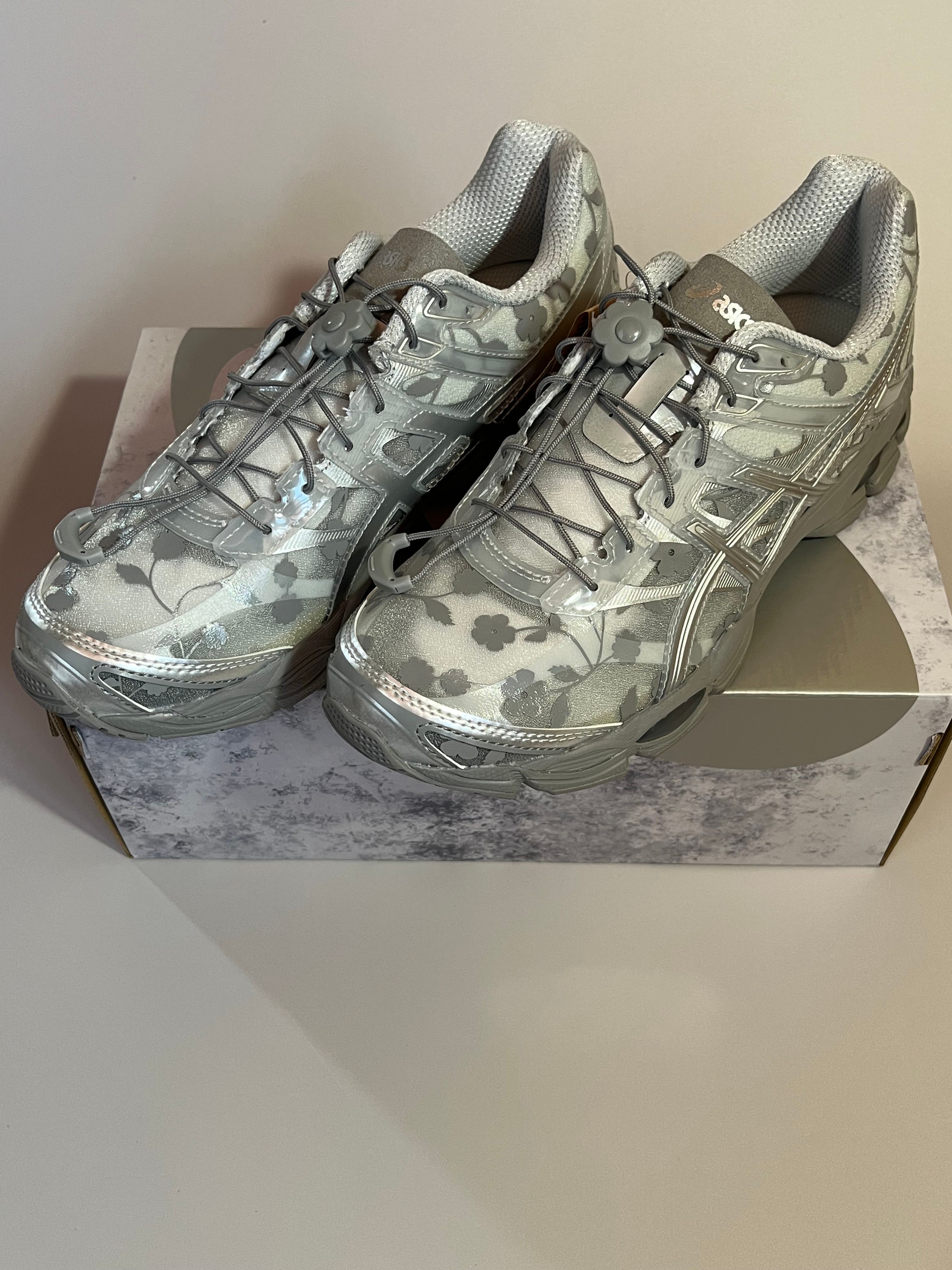 Cecilie Bahnsen × Asics Gel-Cumulus 16 Floral "Glacier Grey/Pure Silver"