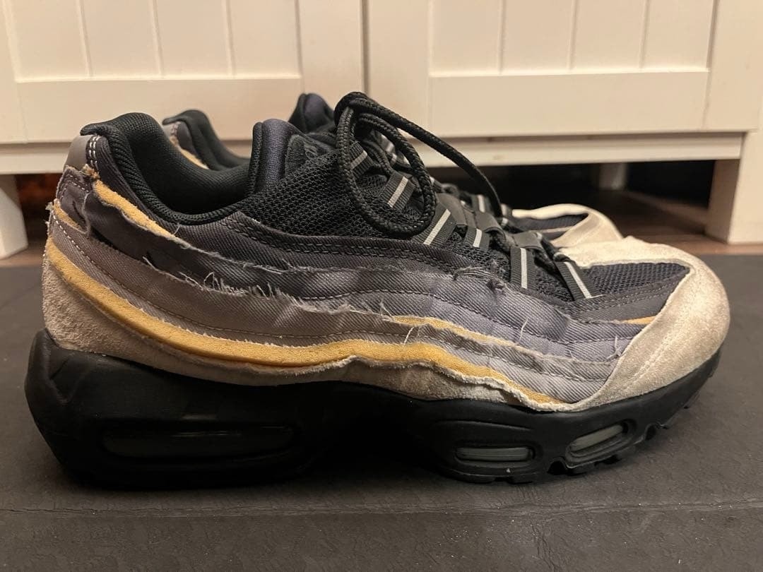 コムデギャルソン × ナイキ エアマックス95 "チャコール"