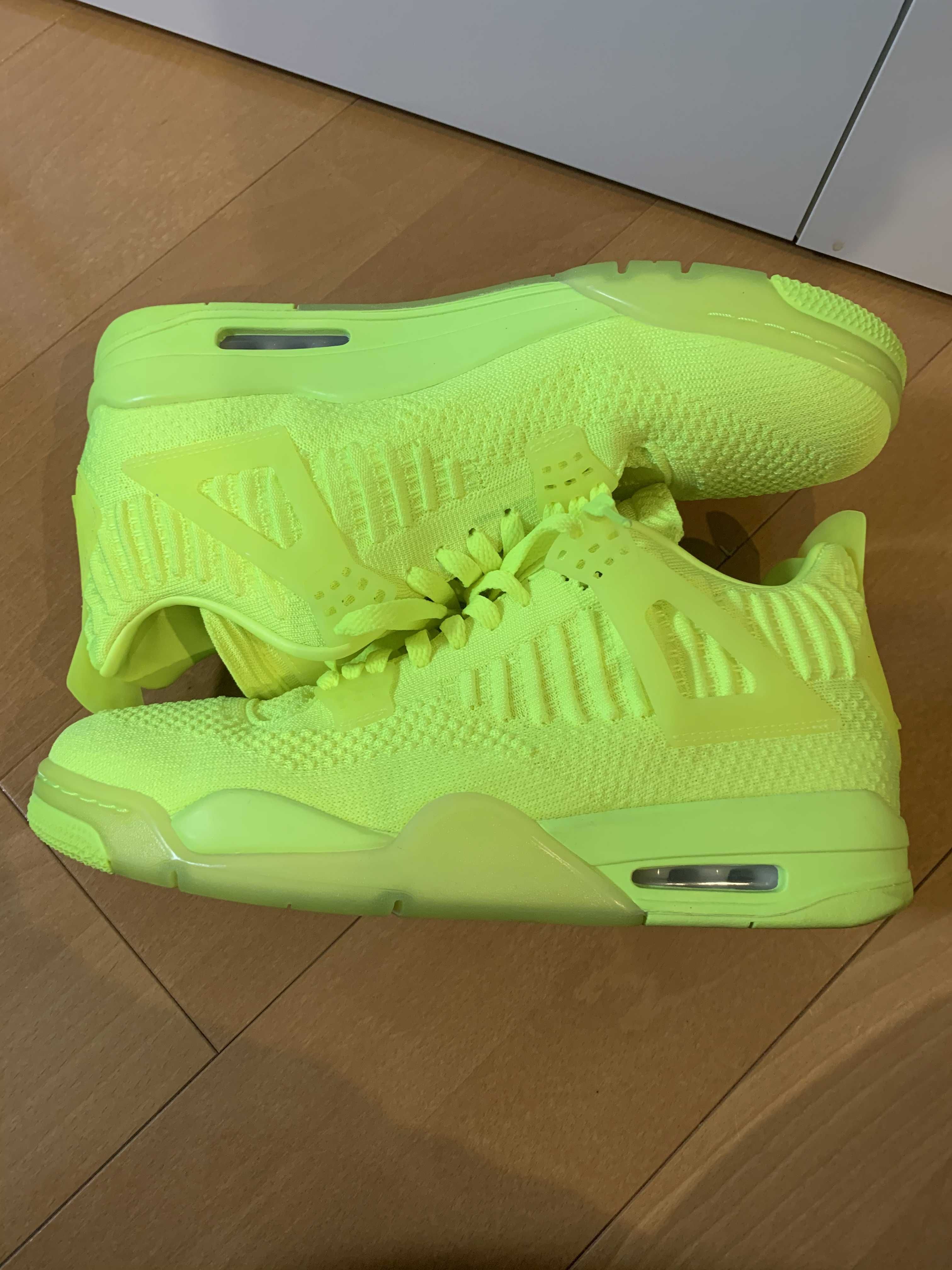 NIKE AIR JORDAN 4 RETRO FLYKNIT VOLT