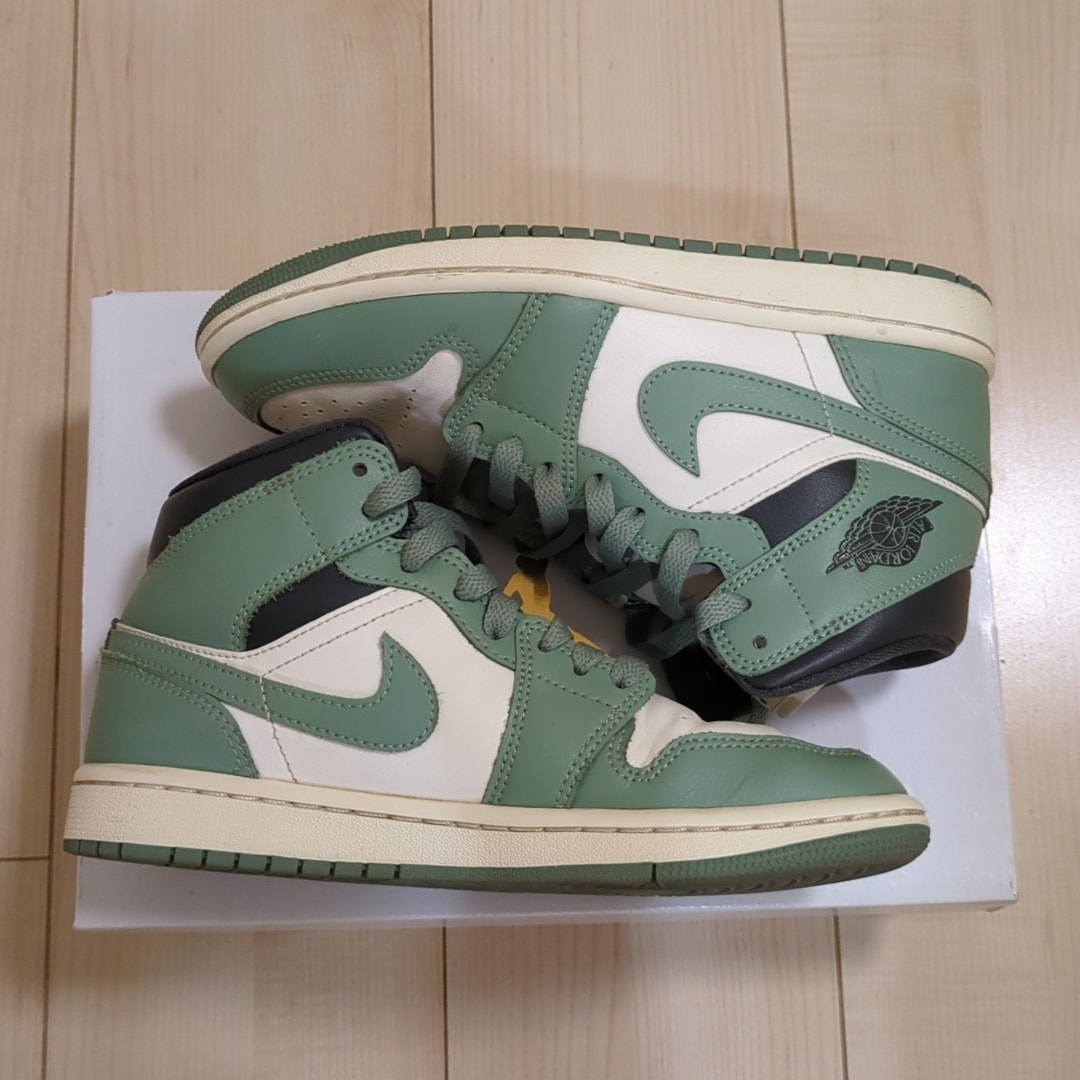 Nike Women's Air Jordan 1 Mid "Jade Smoke"