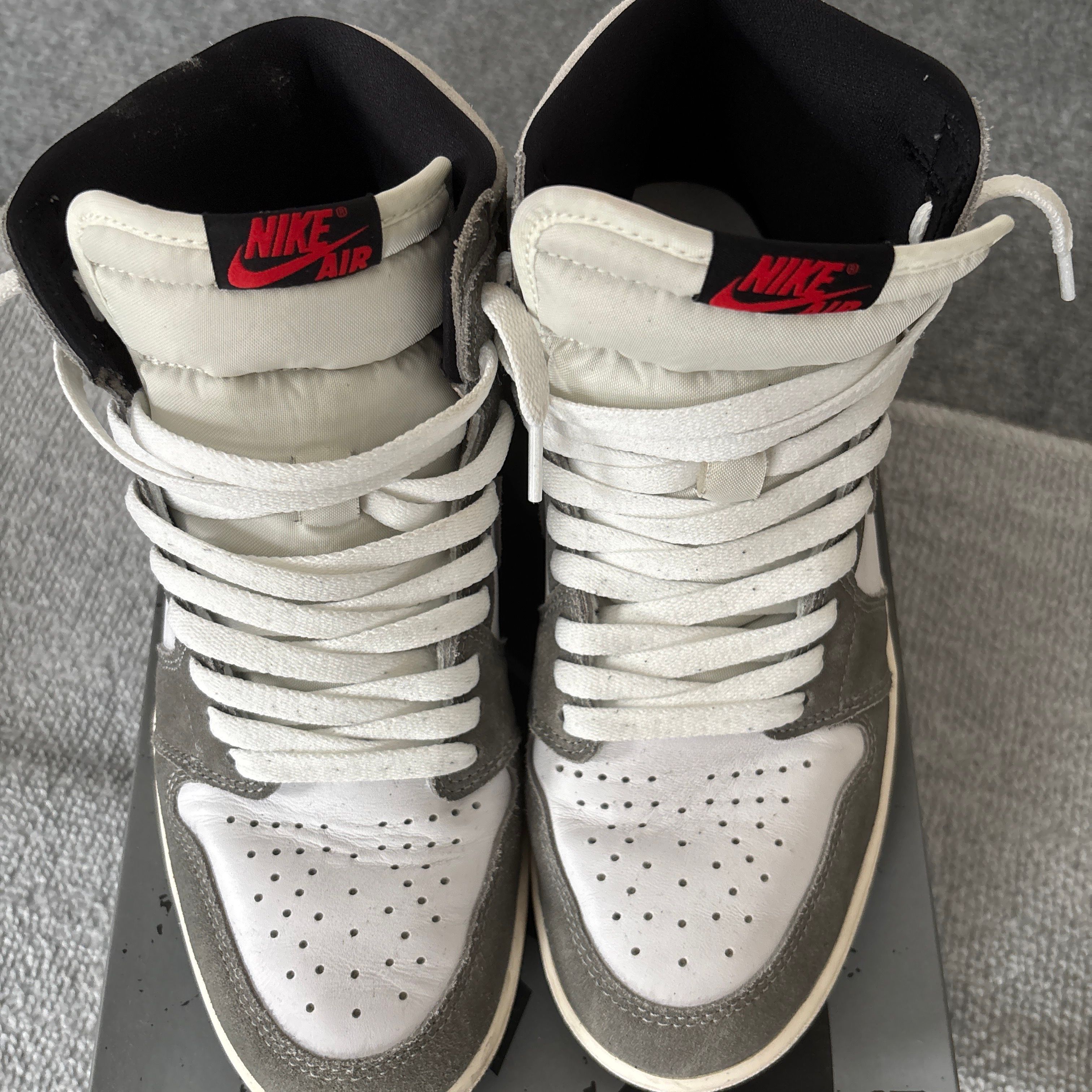 Nike Air Jordan 1 Retro High OG "Black and Smoke Grey"