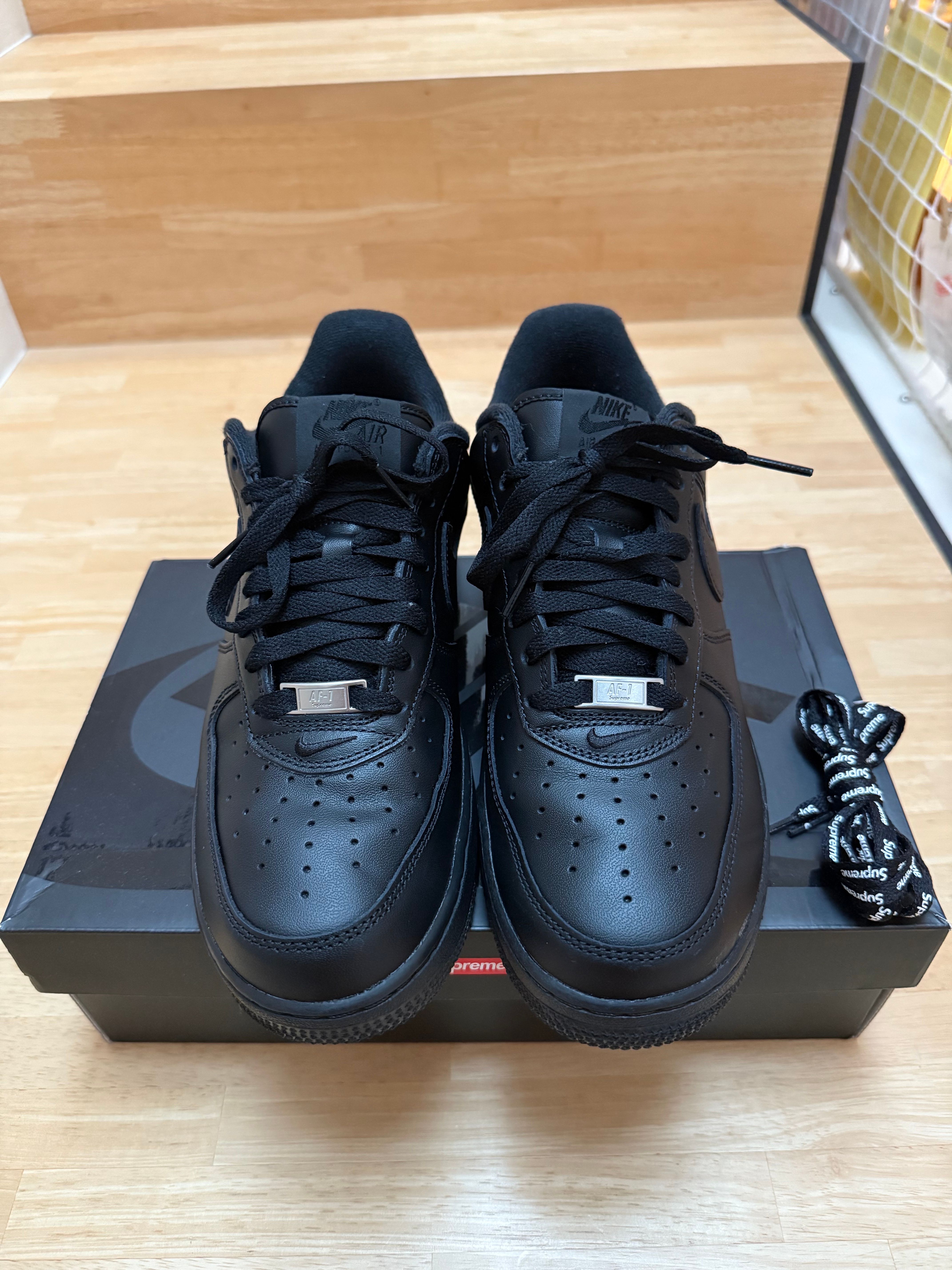【26.5cm中古】Supreme ✕ ナイキ エアフォース1 ロー ブラック NIKE AIR FORCE 1 LOW / SUPREME BLACK × RED ナイキ エア
