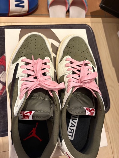 Travis Scott × Nike Air Jordan 1 Low OG SP "Reverse Olive"