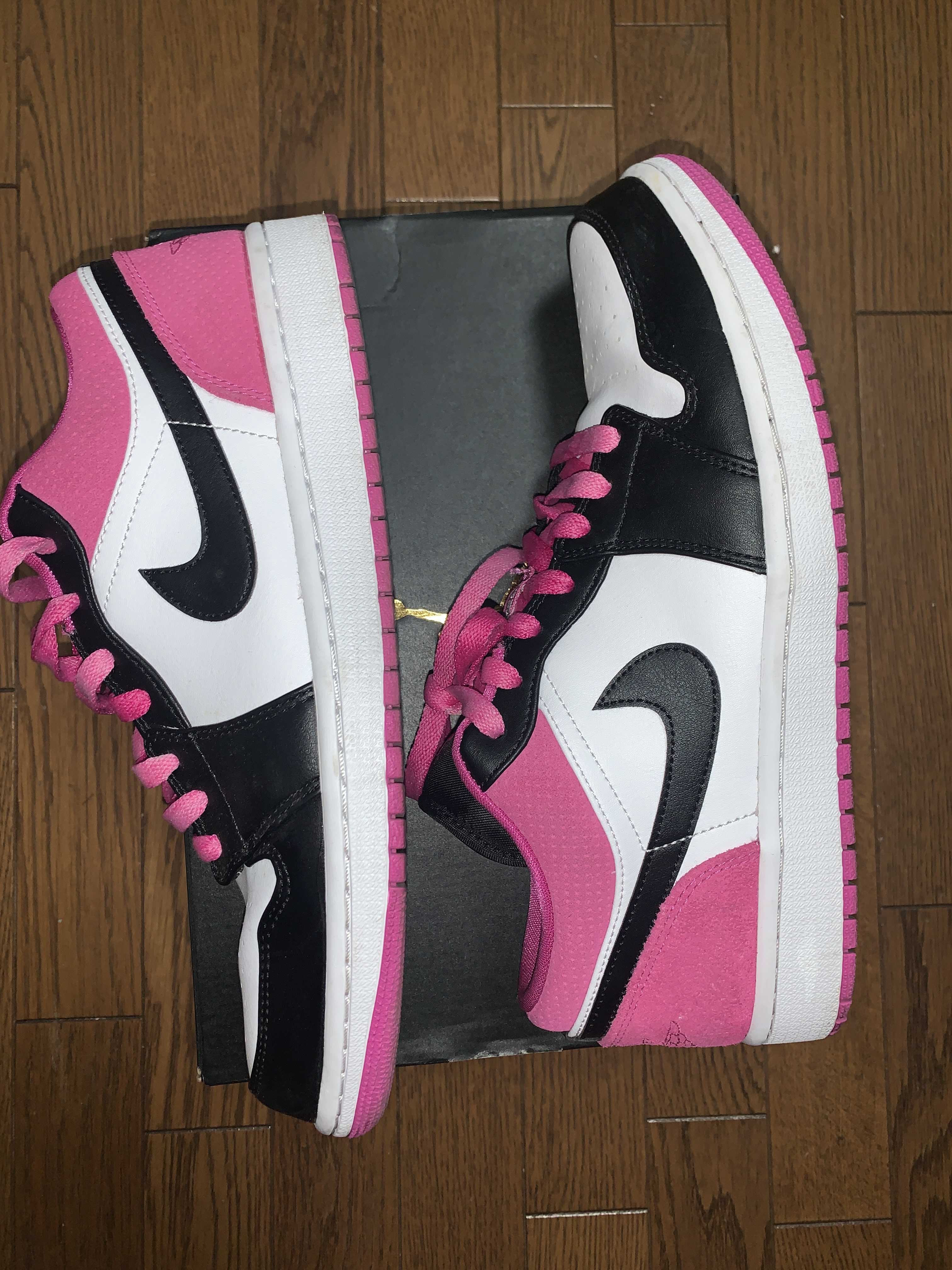 Nike Air Jordan 1 Low "Black/White-Magenta"    
