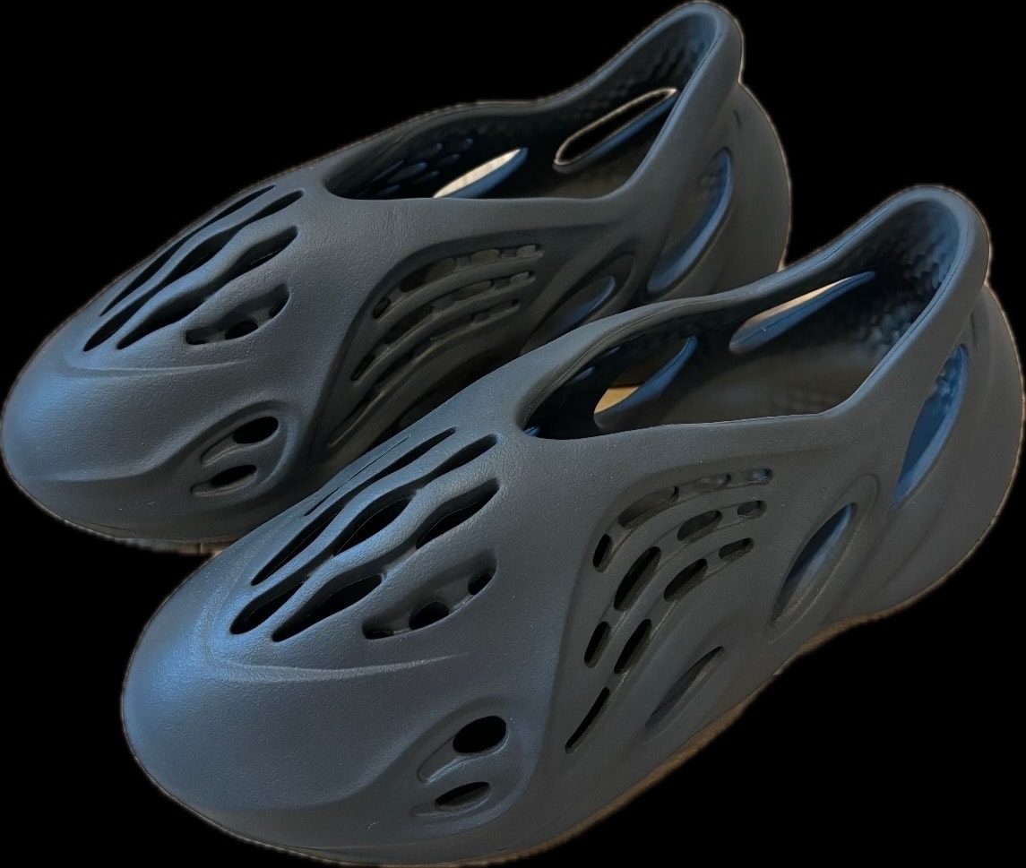 アディダス イージー フォームランナー "カーボン"