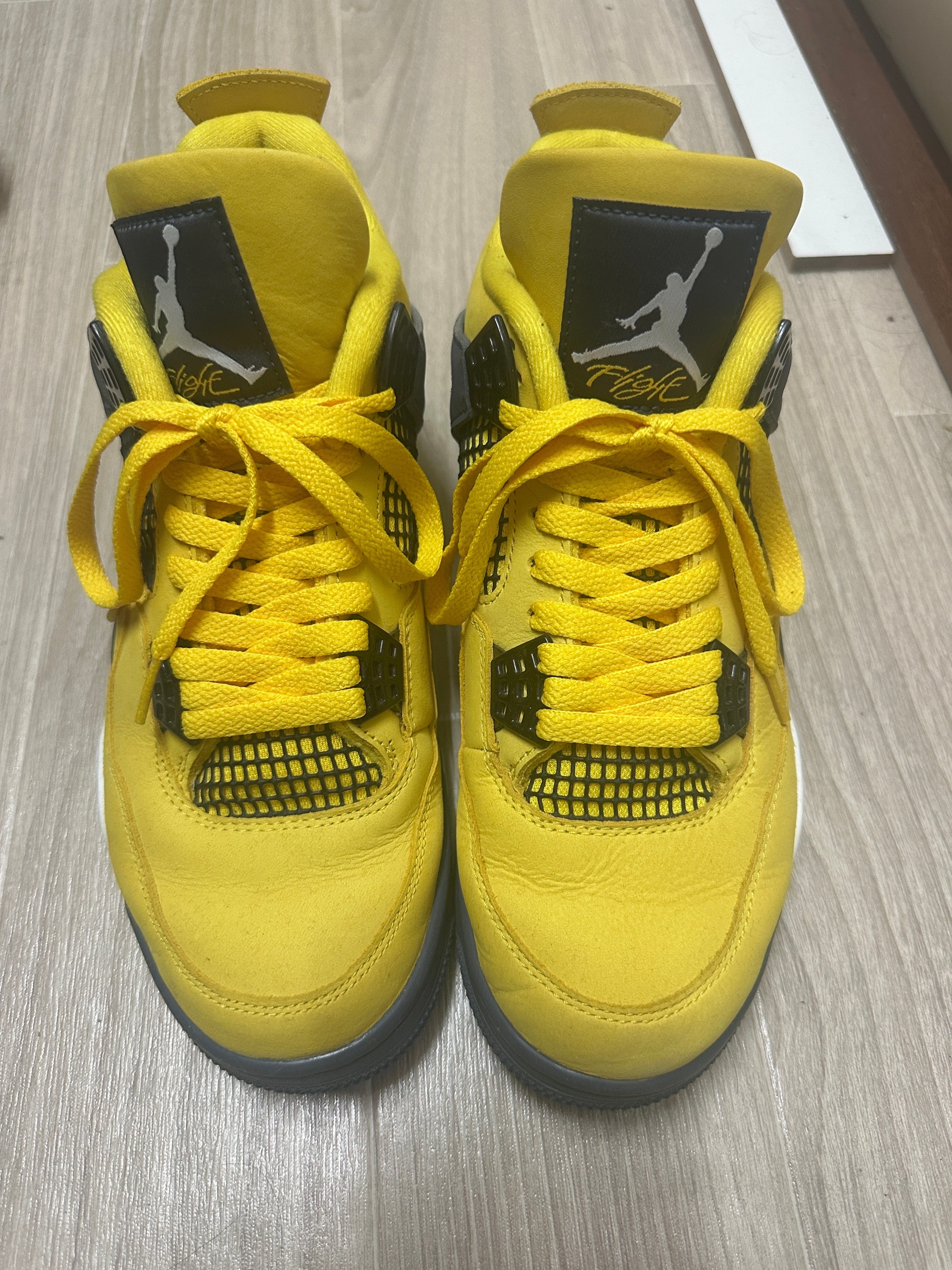Nike Air Jordan 4 "Tour Yellow"