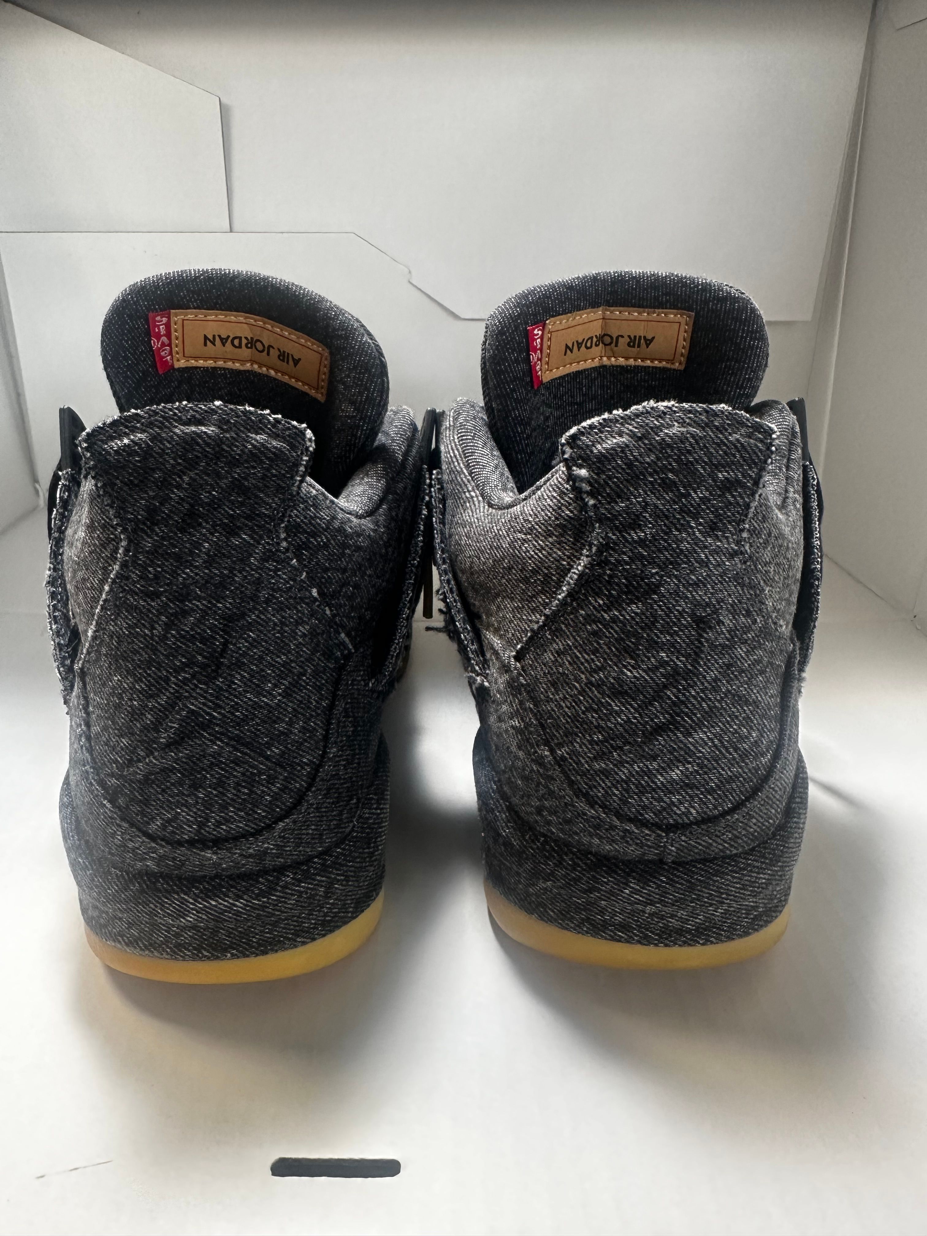 Nike × Levi's Air Jordan 4 "Black Denim" (Tag: LEVIS®)