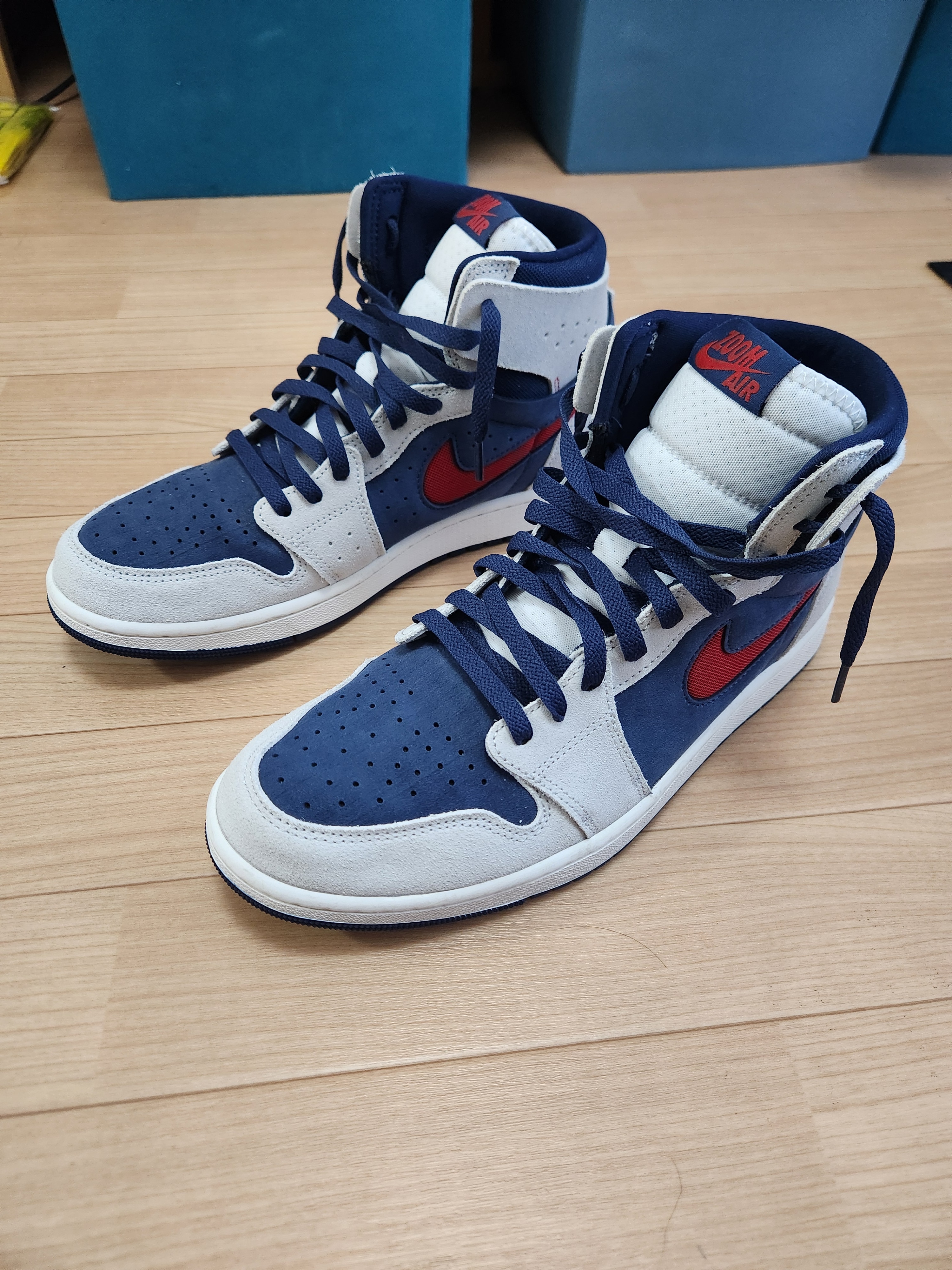 ナイキ エアジョーダン1 ハイ ズーム CMFT 2 "ミッドナイトネイビー/バーシティレッド/ニュートラルグレー/サミットホワイト"