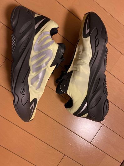 adidas Originals YEEZY Boost 700 MNVN "Phosphor"