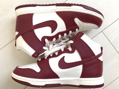 NIKE Women's DUNK HIGH "TEAM RED"