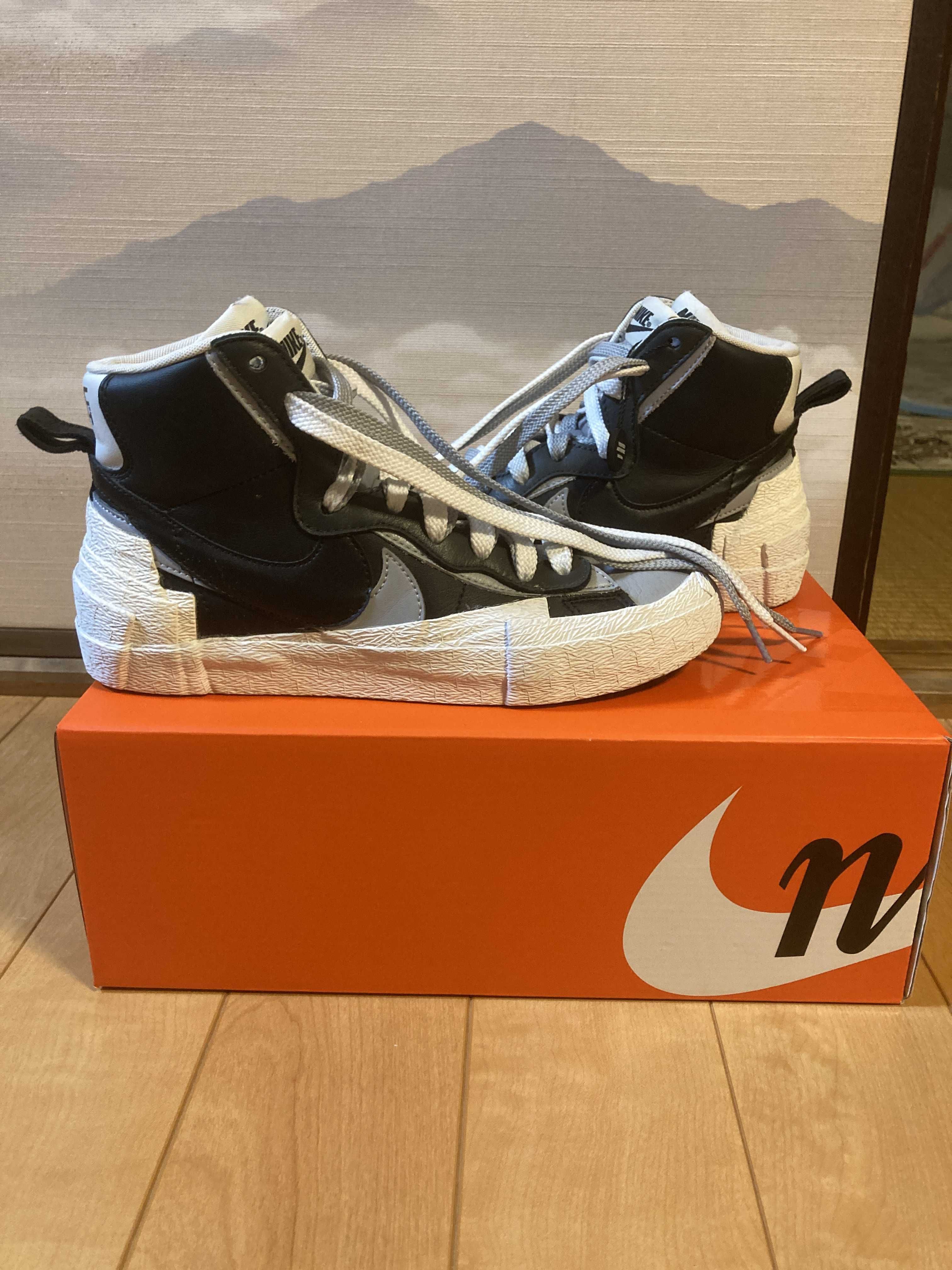 sacai × NIKE BLAZER MID "BLACK/WOLF GREY/WHITE"