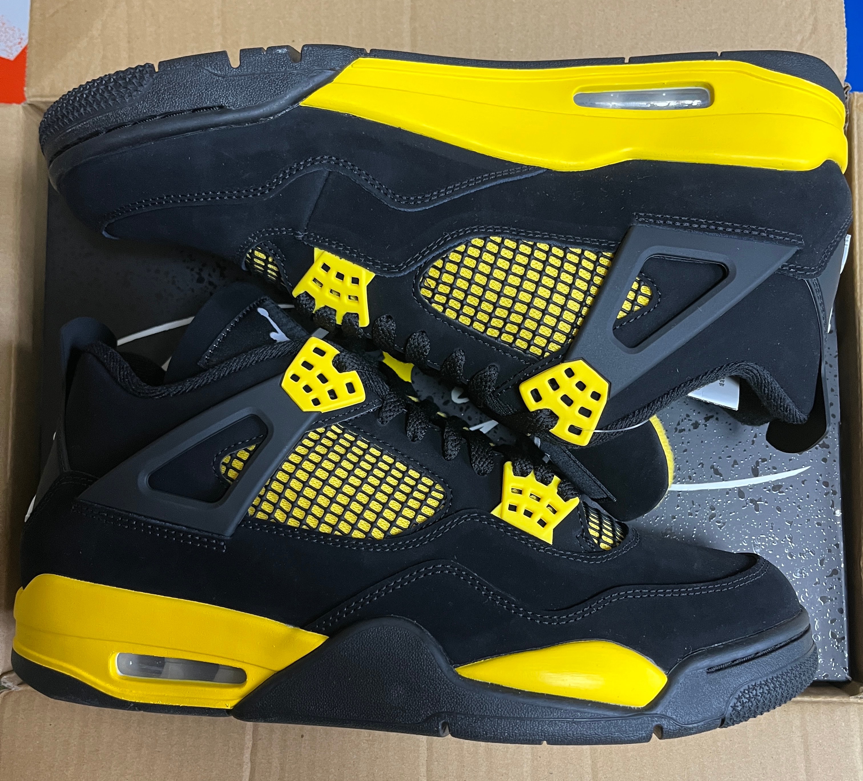 Nike Air Jordan 4 Retro "Thunder"(2023)
