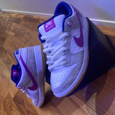 Rayssa Leal × Nike SB Dunk Low PRM "Pure Platinum and Vivid Purple"