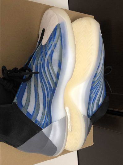 adidas YEEZY Quantum "Frozen Blue"