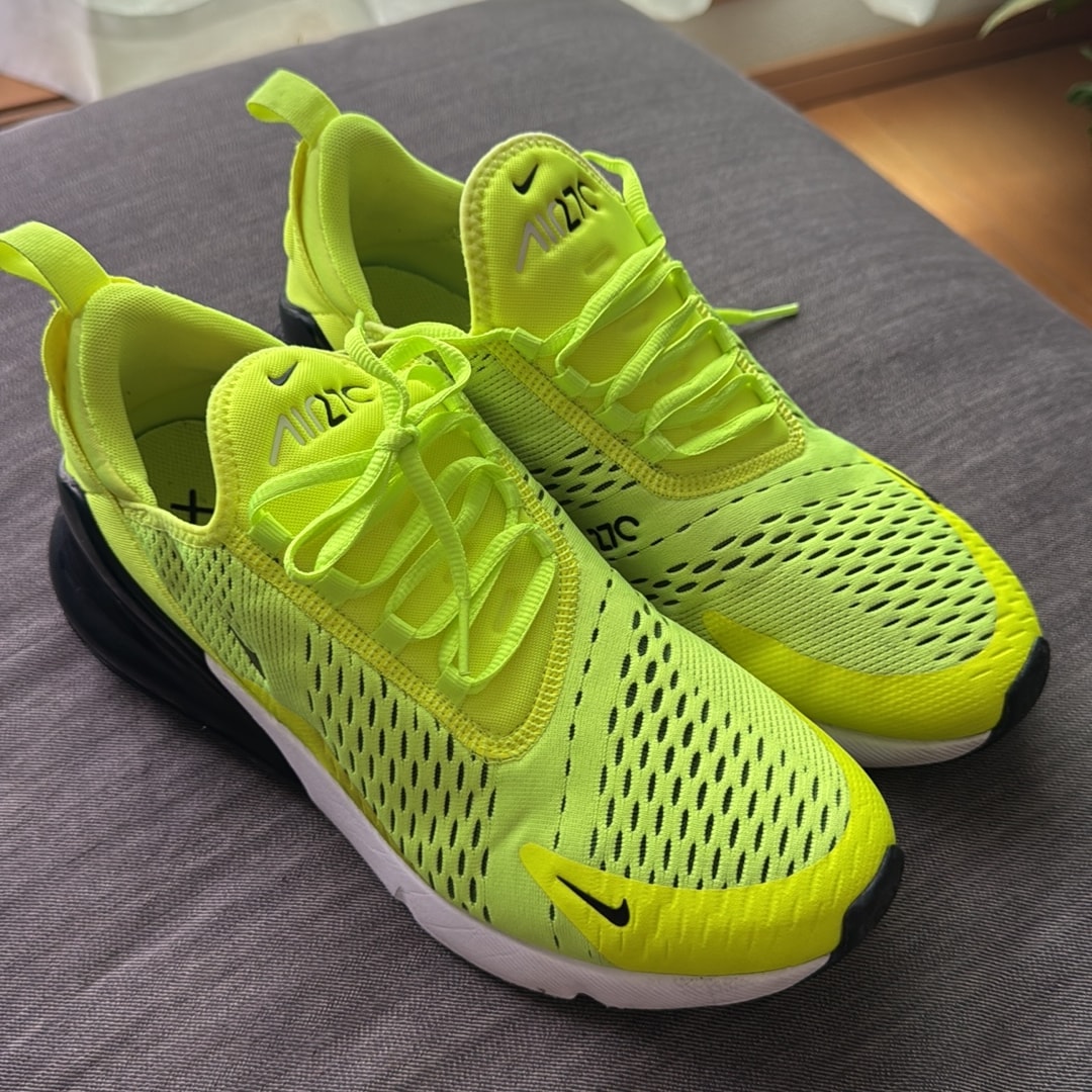 Nike Air Max 270 "Volt Black"