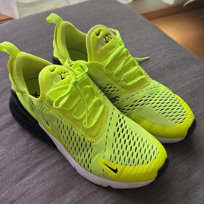 Nike Air Max 270 "Volt Black"