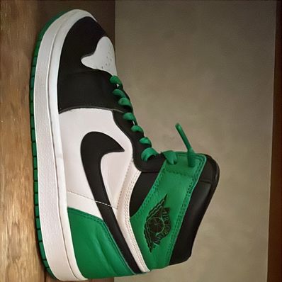 Nike Air Jordan 1 Retro High OG "Celtics/Black and Lucky Green" (2023)