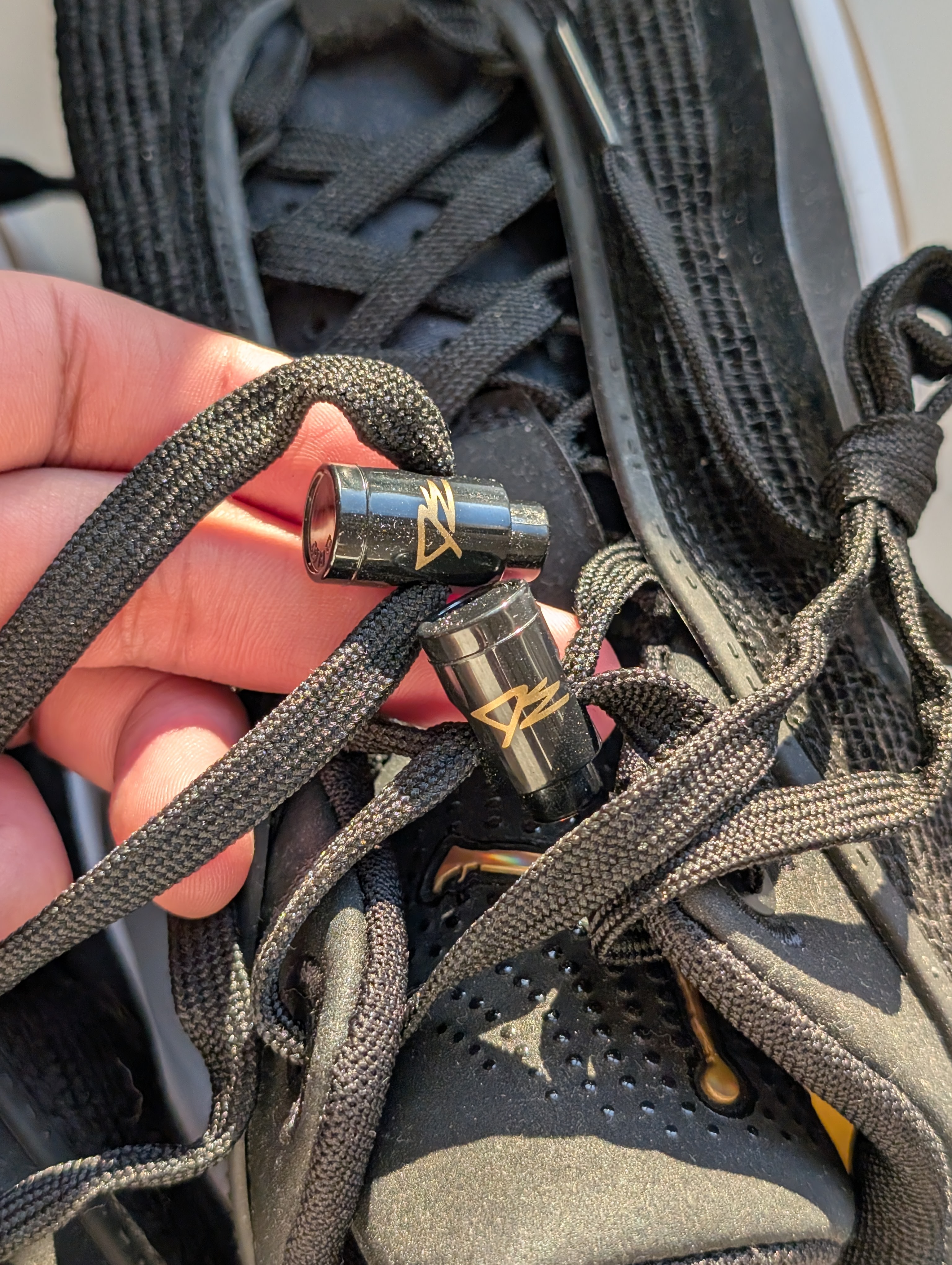 ナイキ エアジョーダン36 ロー "ブラック ゴールド" (ホワイト ソール)