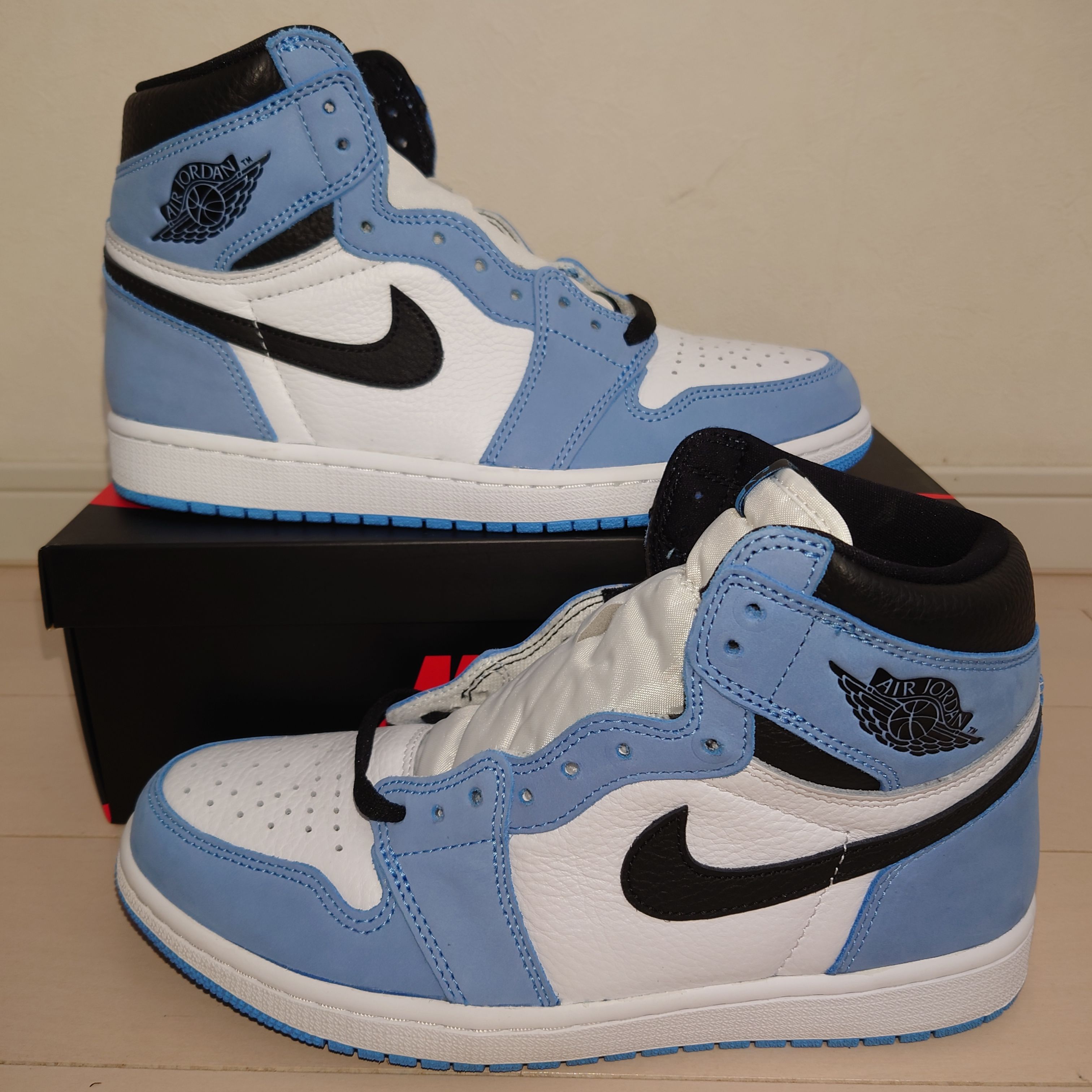 Nike Air Jordan 1 High OG "University Blue"