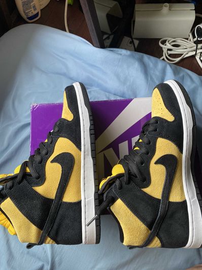 NIKE SB DUNK HIGH "MAIZE AND BLACK"