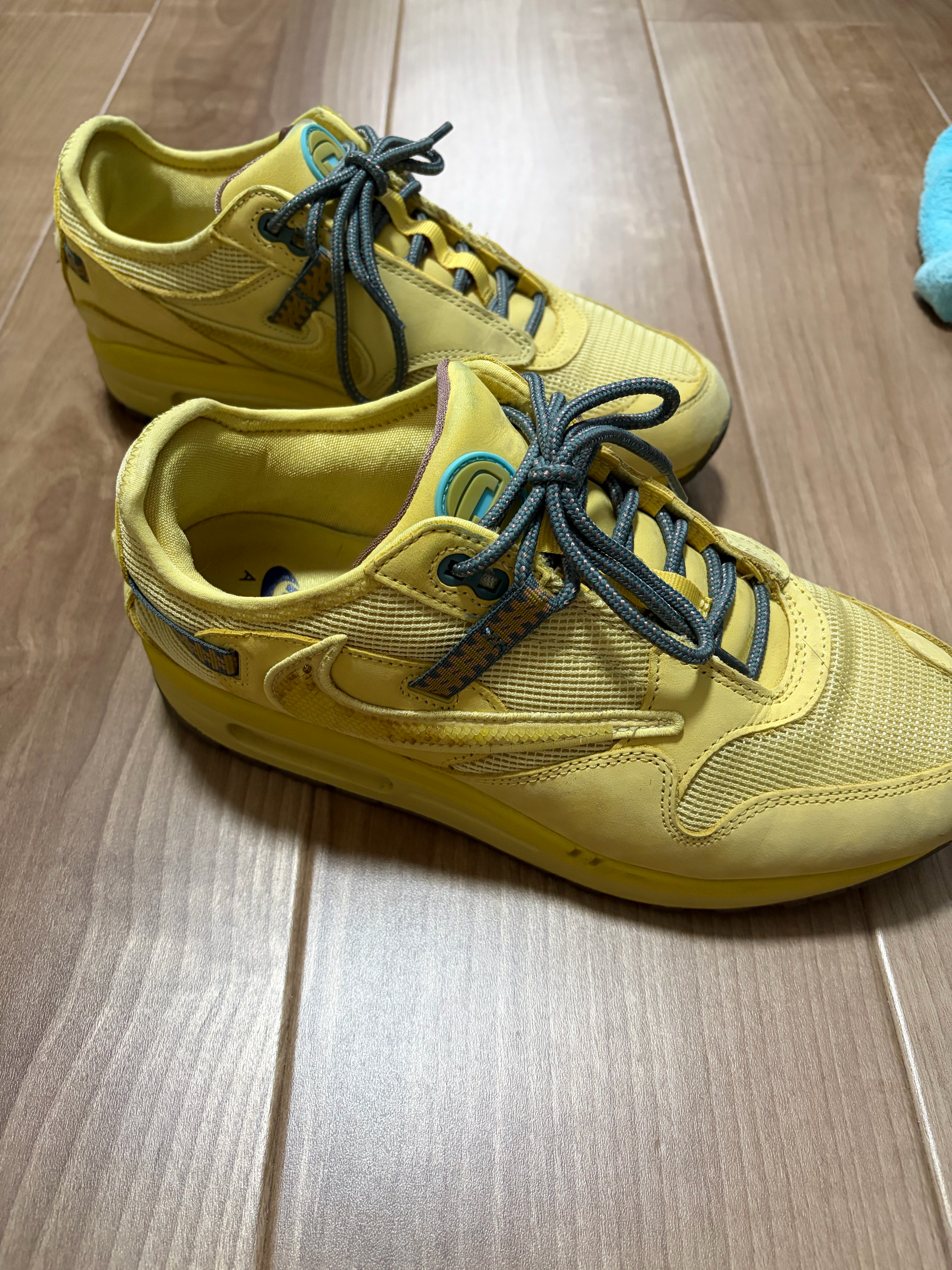 Travis Scott × Nike Air Max 1 "CACT.US Gold"