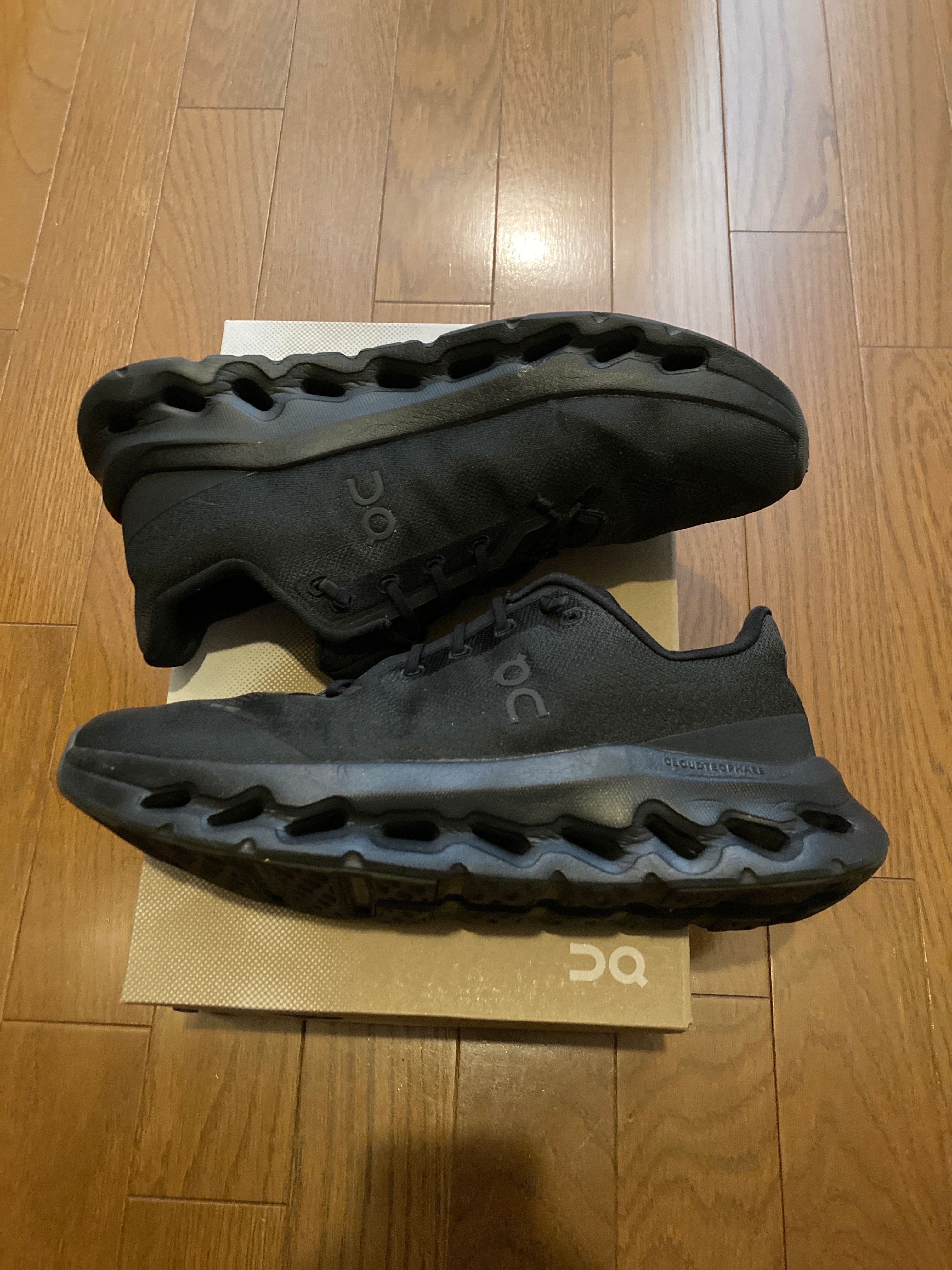 オン クラウドティルト1 "エクリプス/ブラック"