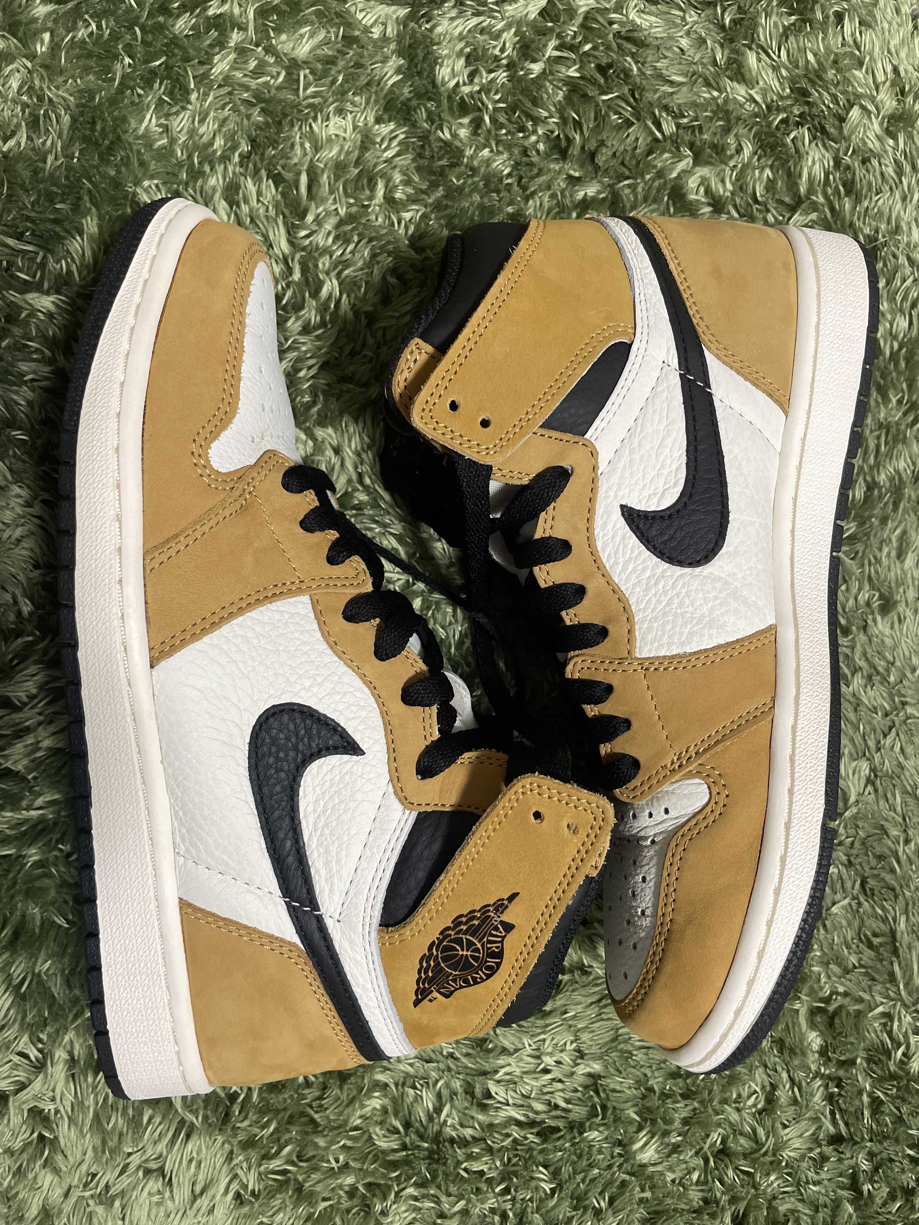 ナイキ にあう AIR JORDAN 1 RETRO HIGH OG ROOKIE OF THE YEAR 555088 