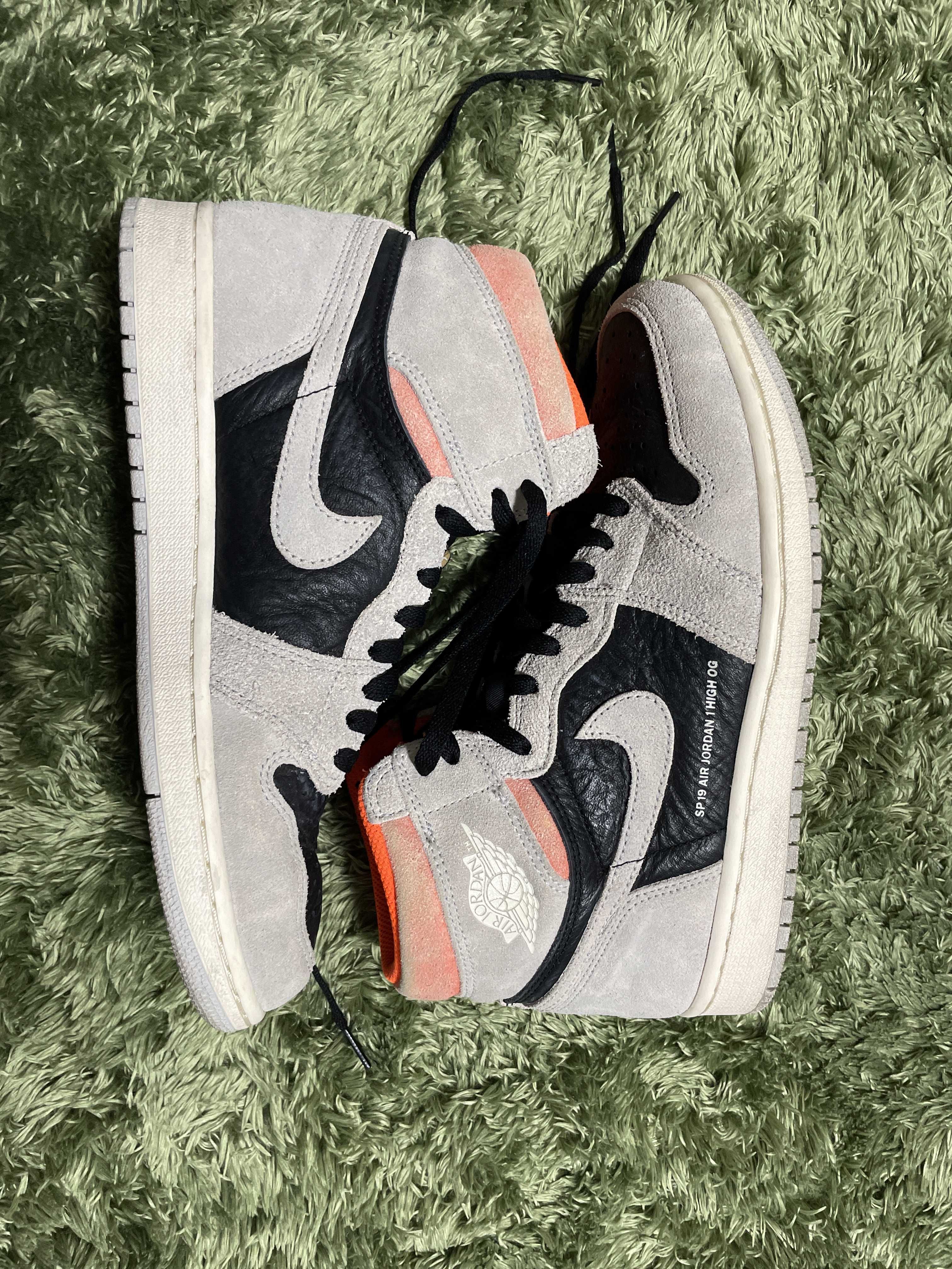 Nike Air Jordan 1 RETRO High OG "Hyper Crimson"
