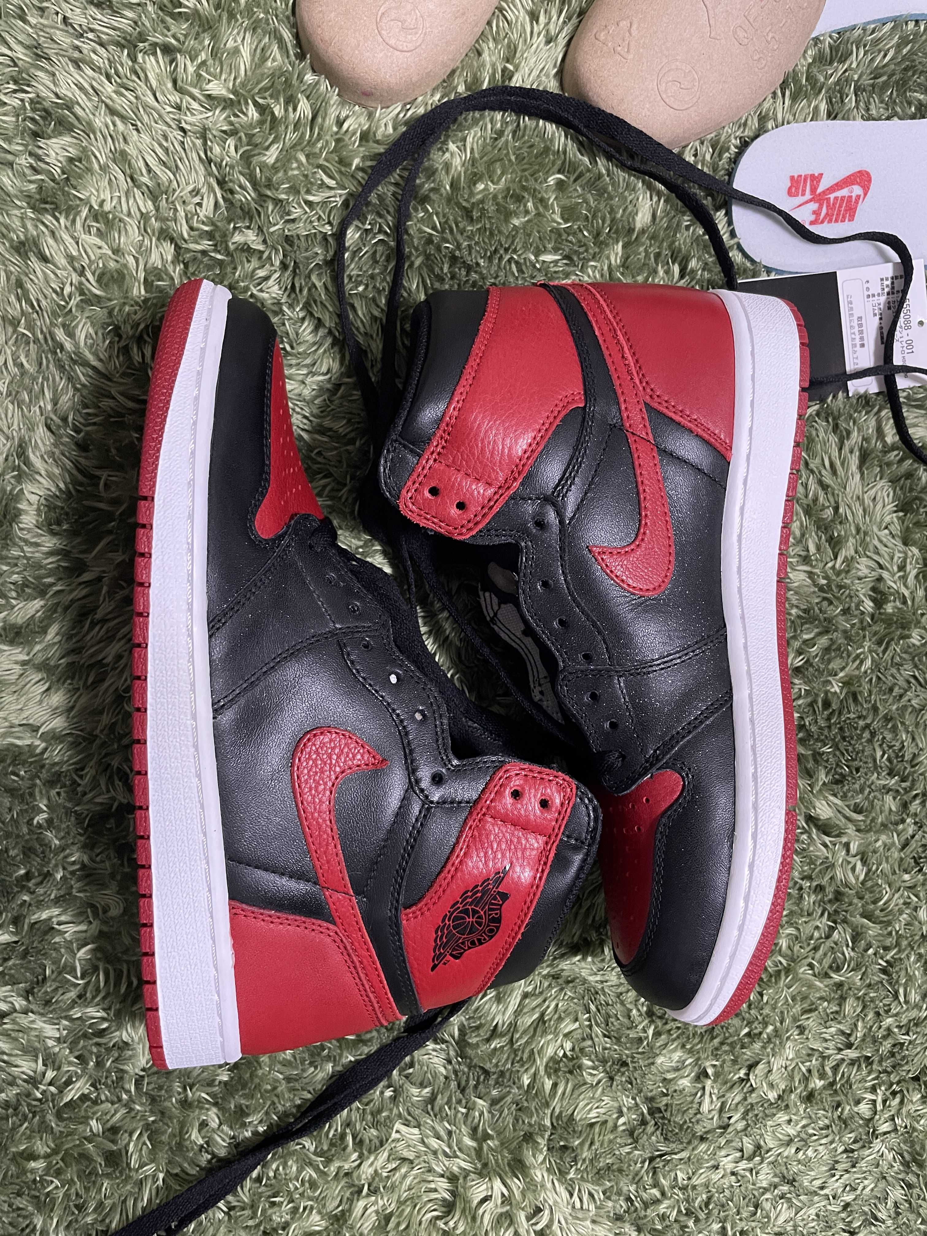 Nike Air Jordan 1 Retro High OG "Bred/Banned" (2016)