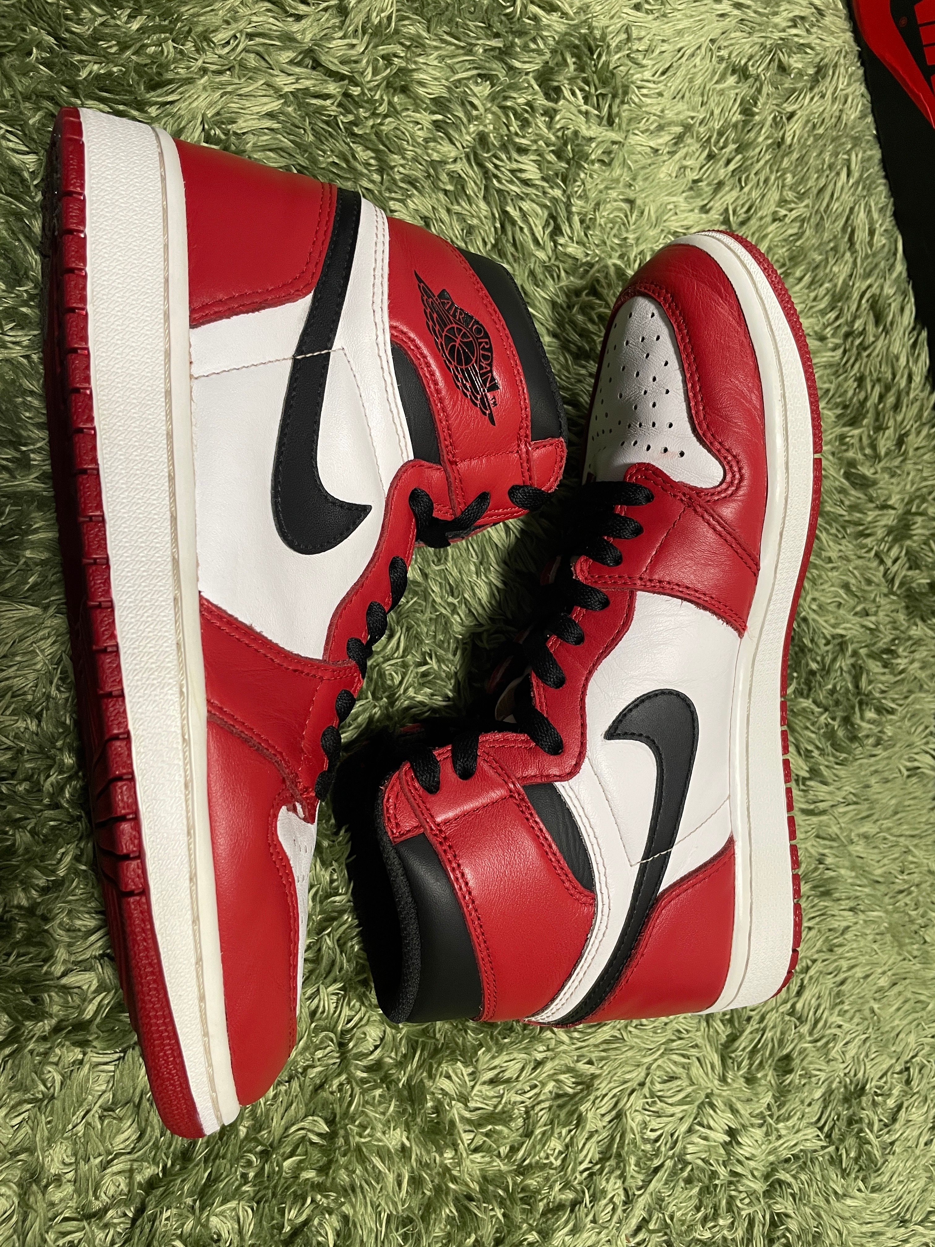 Nike Air Jordan 1 Retro High "Chicago" (2015)