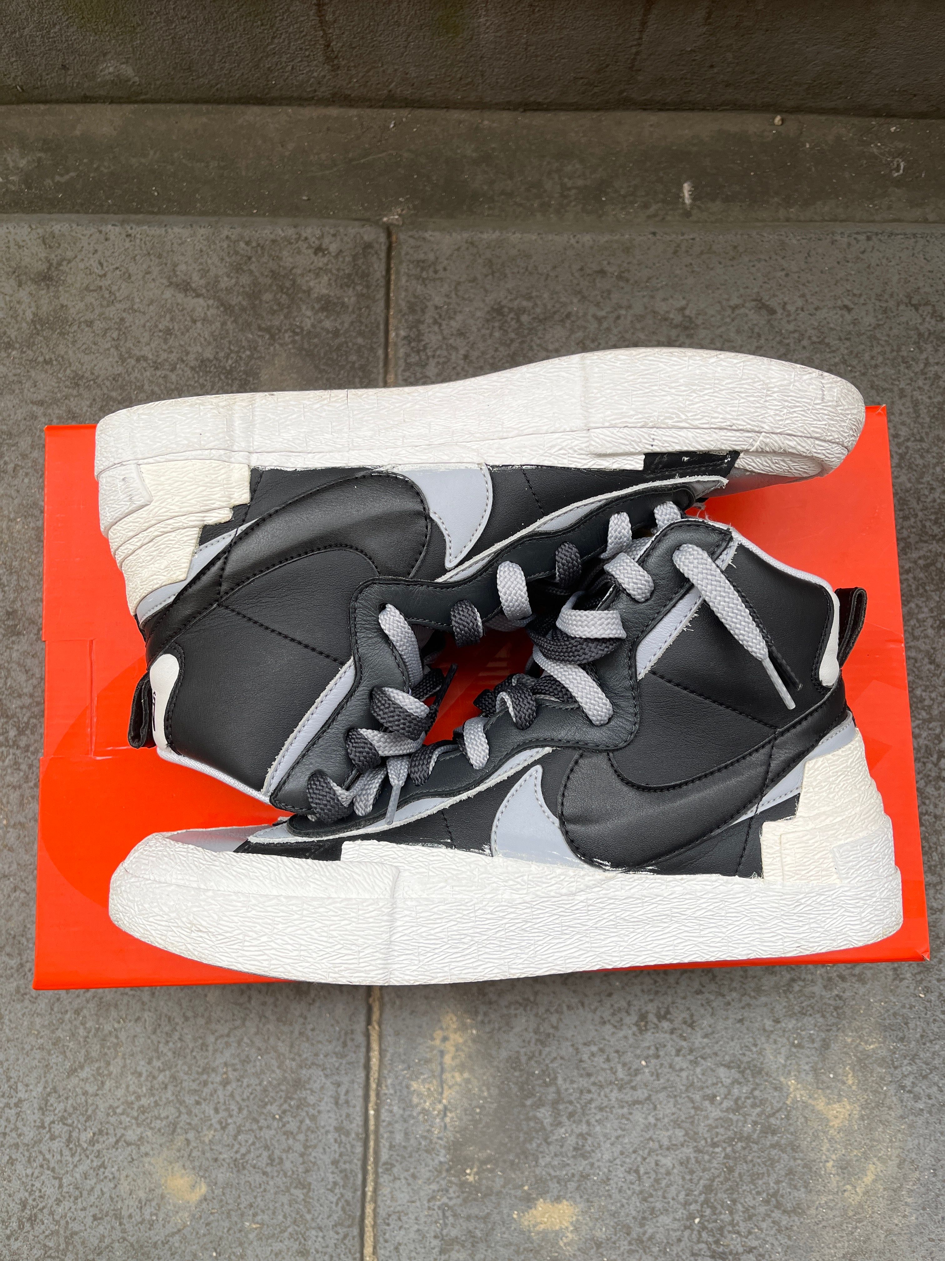 sacai × NIKE BLAZER MID "BLACK/WOLF GREY/WHITE"