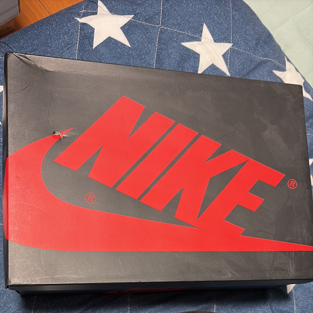 Nike Air Jordan 1 Retro High OG "Dark Marina Blue"