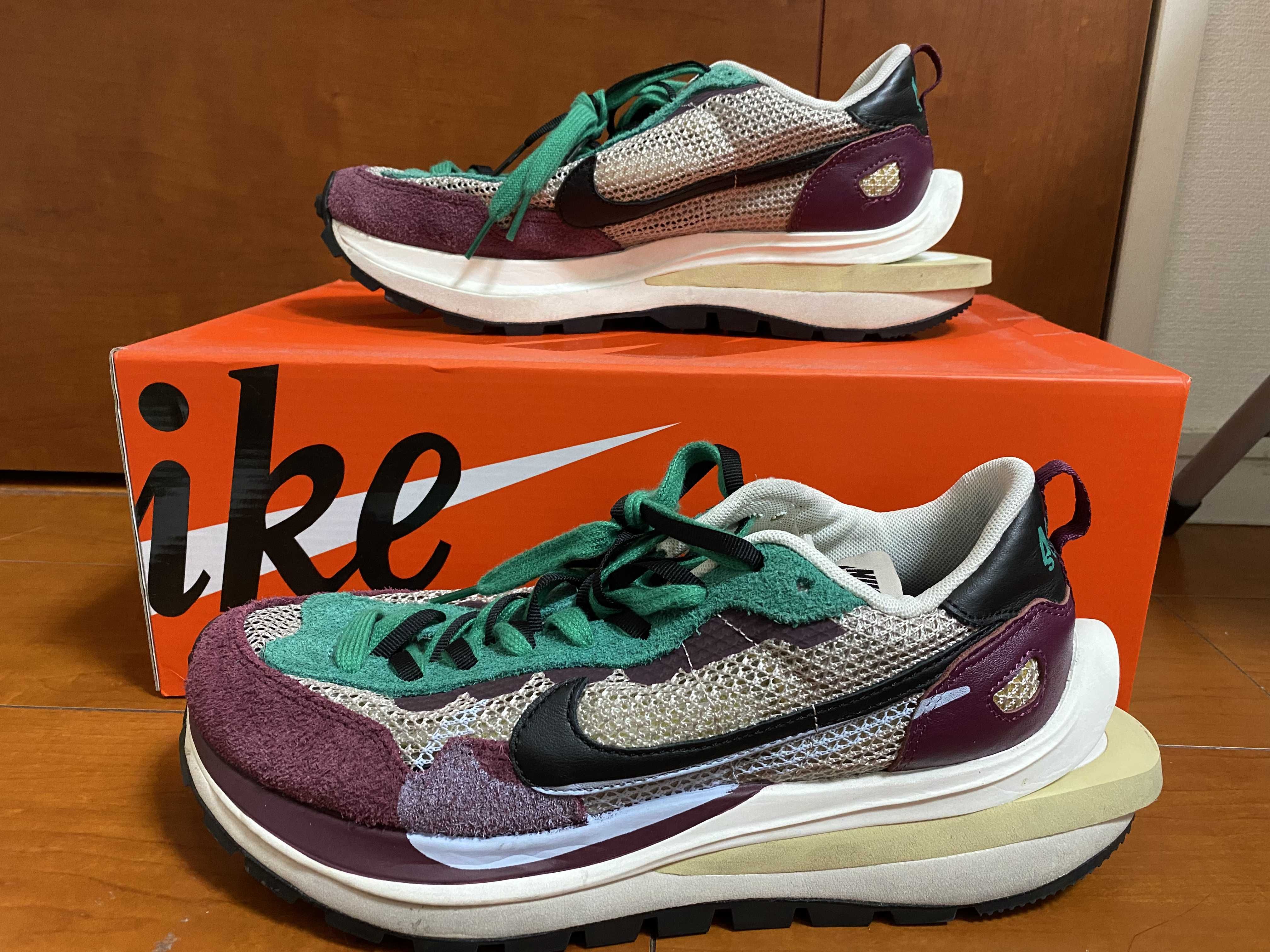 sacai × Nike Vapor Waffle "String/Red/Green"