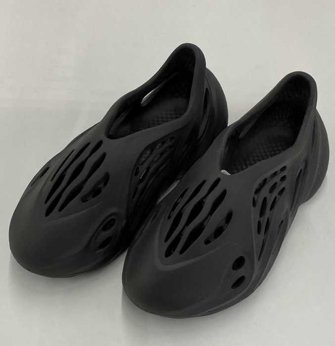 adidas YEEZY Foam Runner "Onyx"