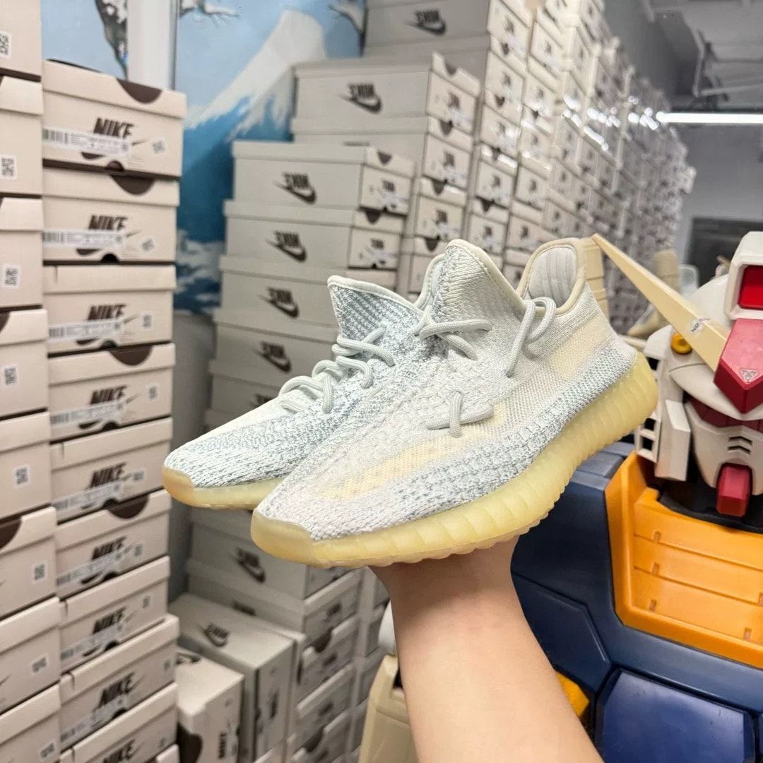 アディダス イージーブースト350V2 "クラウドホワイト" リフレクティブ