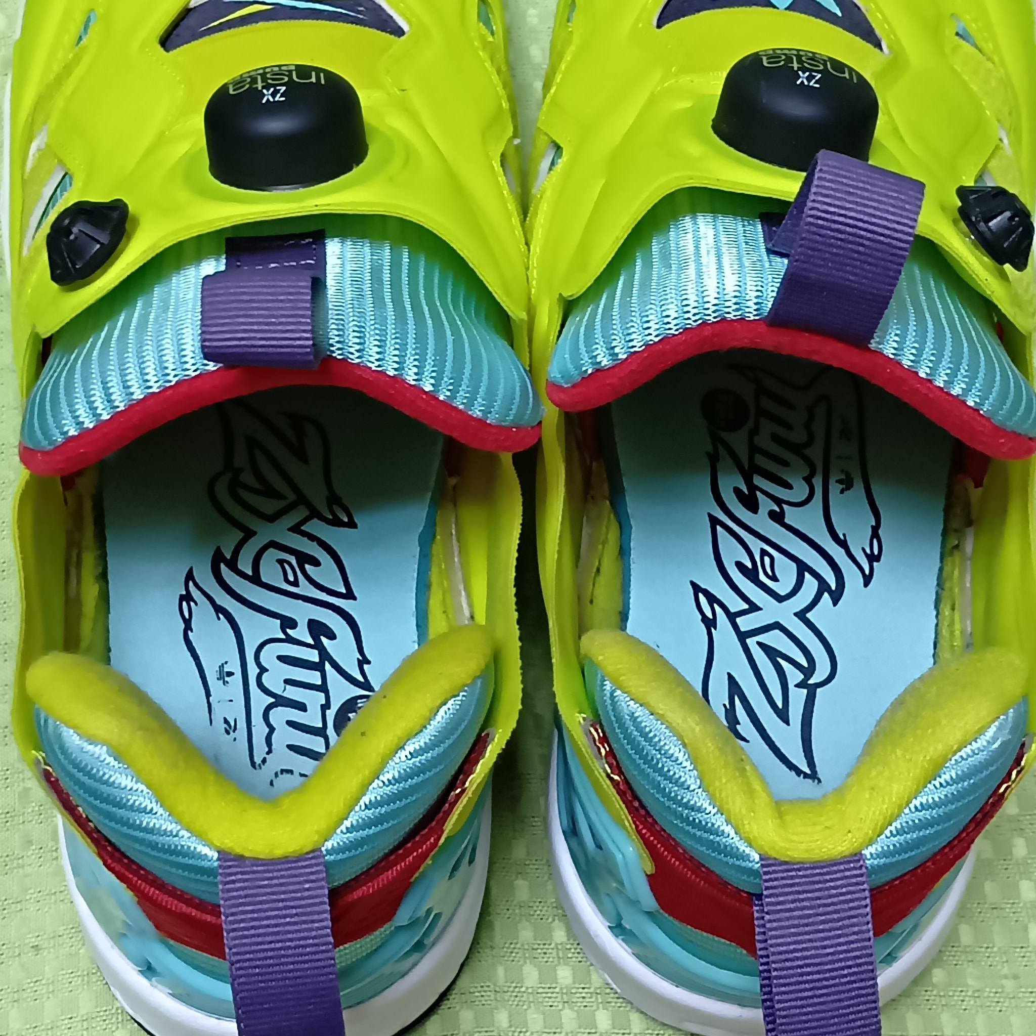 B (目立った傷や汚れなし)】アディダス ZX フューリー 