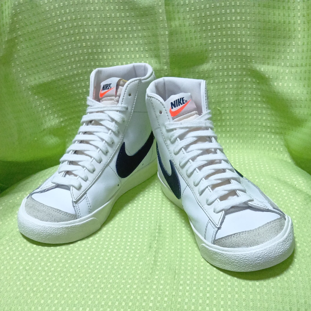 NIKE Women's BLAZER MID ’77 VINTAGE "WHITE/BLACK"