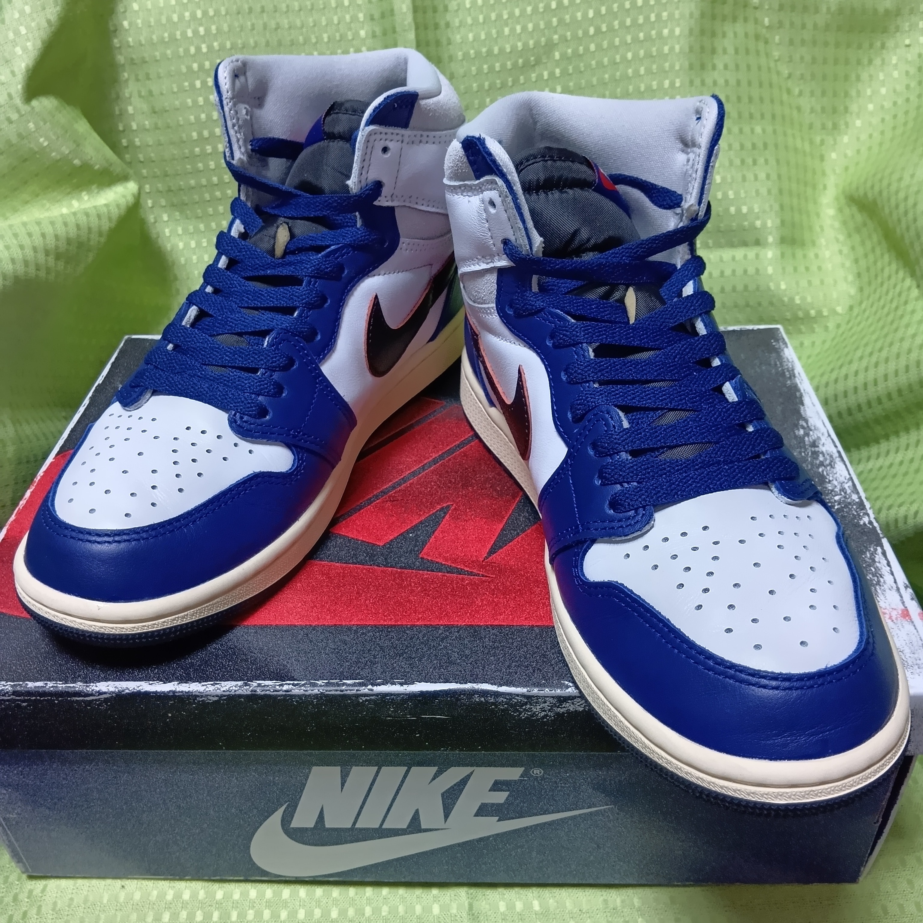 Nike Air Jordan 1 High OG Rare Air "Deep Royal Blue"