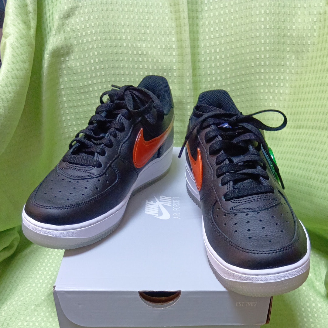 KITH × Nike Air Force 1 Low New York Knicks "Black/Brilliant Orange/Rush/Brilliant White"