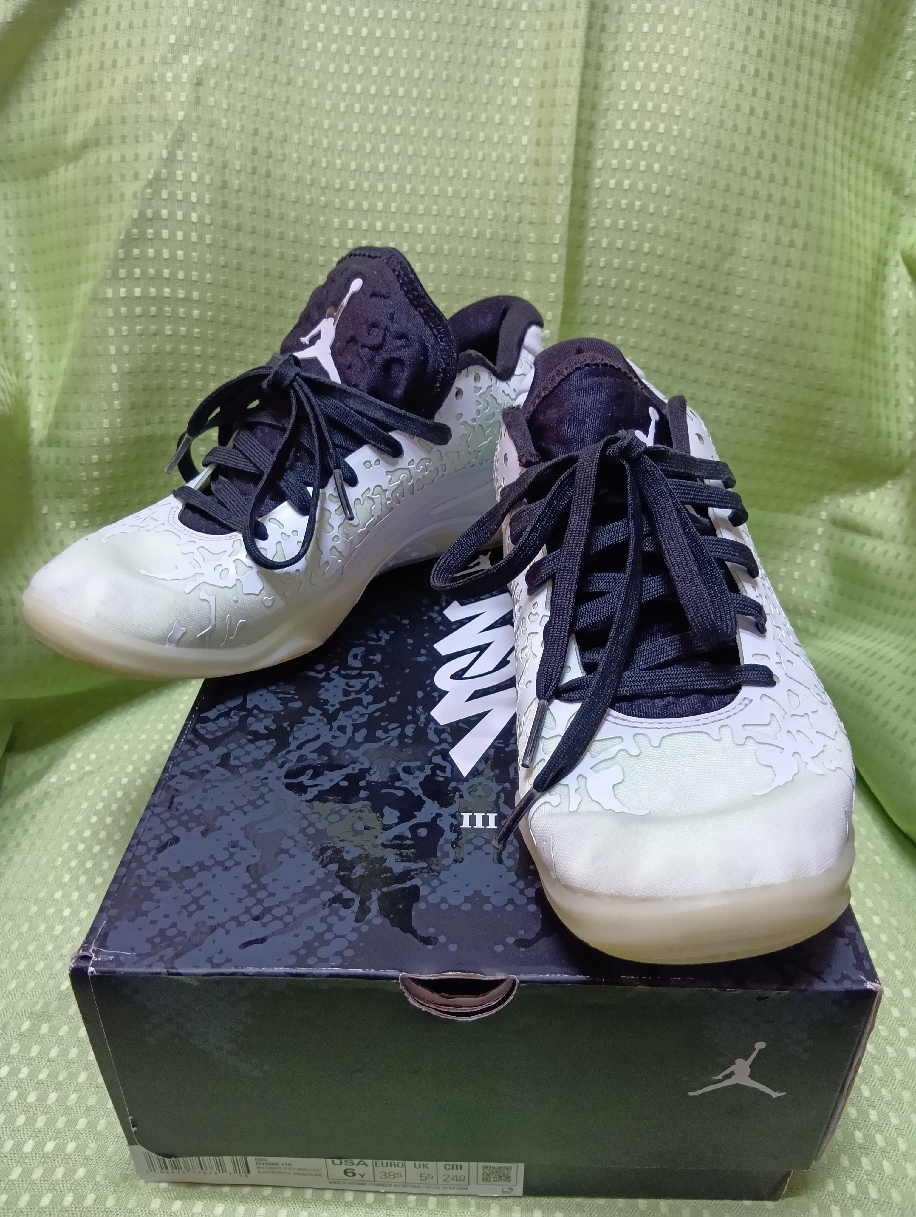 Nike GS Jordan Zion 3 "White/Black/Barely Volt"