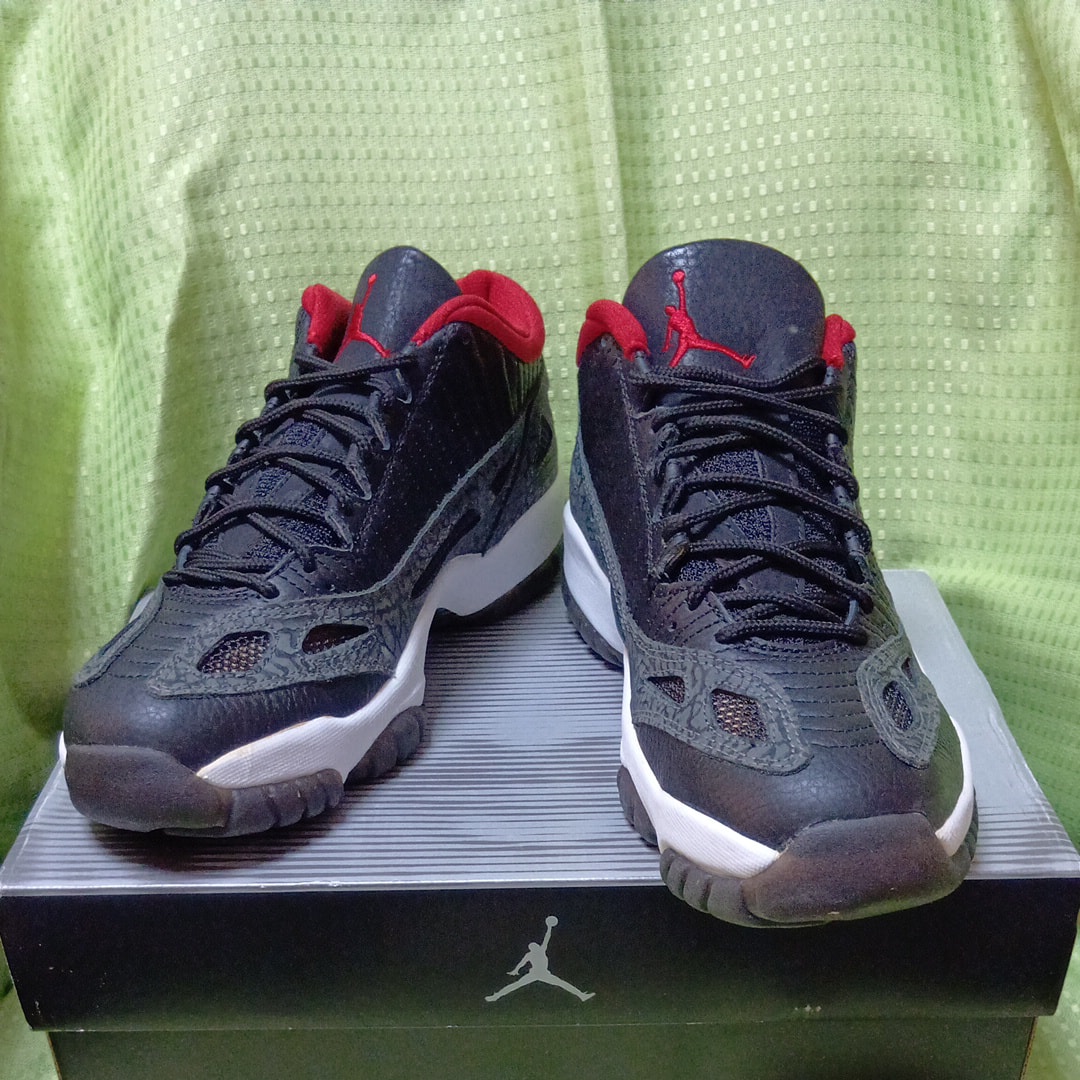 Nike Air Jordan 11 Retro Low IE "Bred"