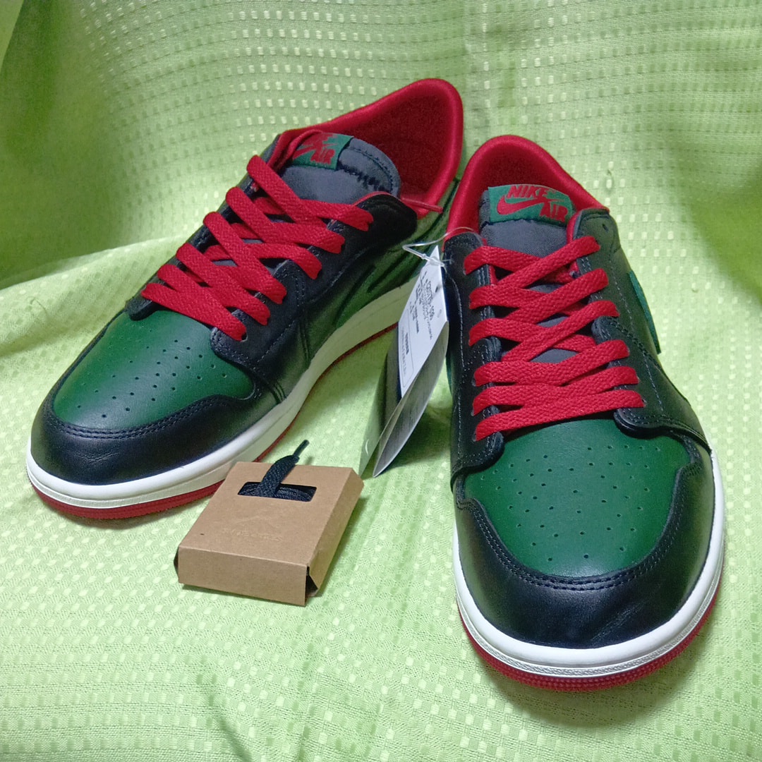 Nike Women's Air Jordan 1 Retro Low OG "Black and Gorge Green"