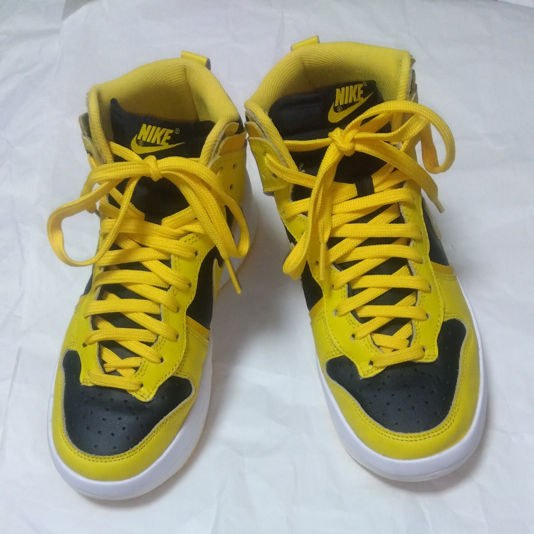 Nike Women's Dunk High UP "Gold/Black"