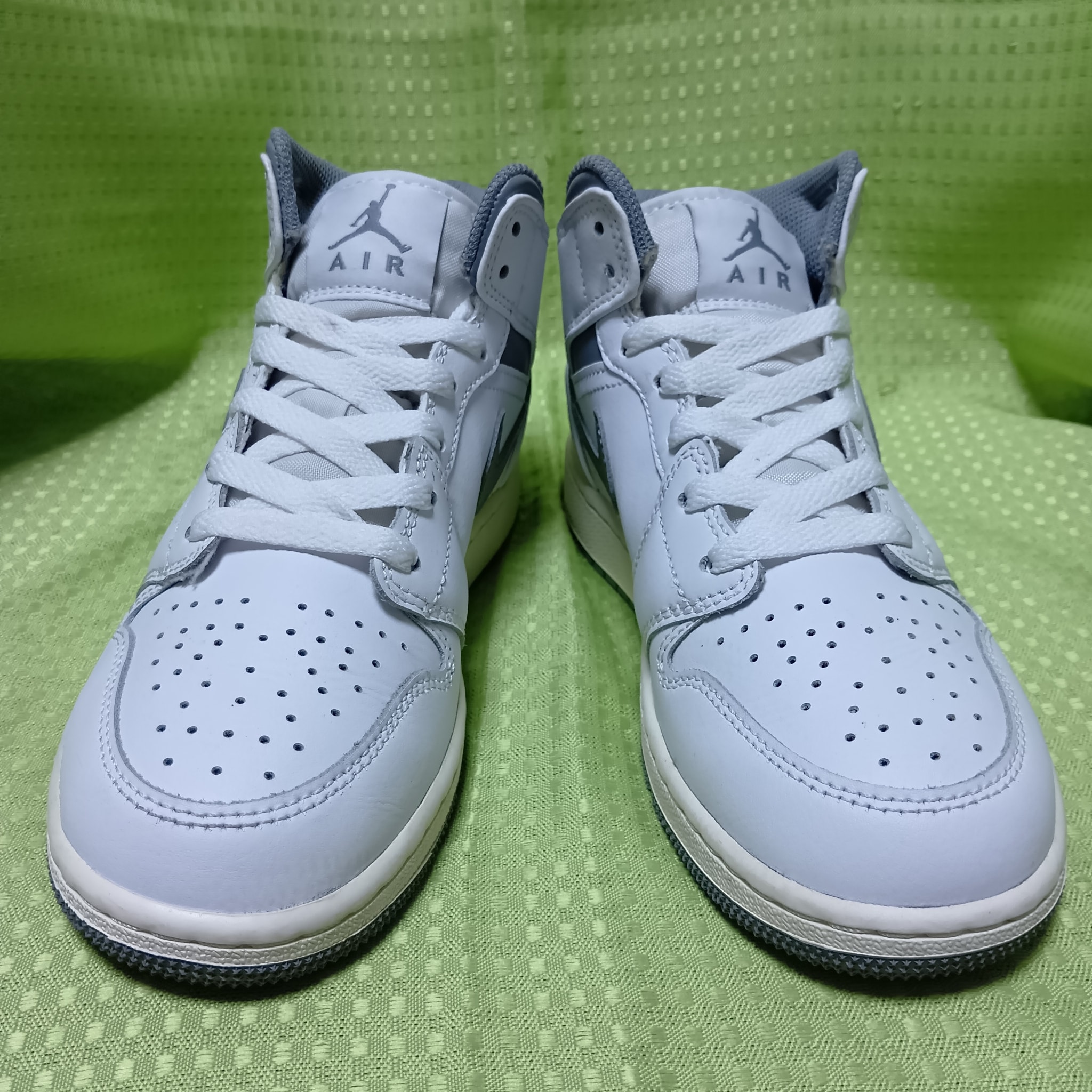 Nike GS Air Jordan 1 Mid "Vintage Grey"