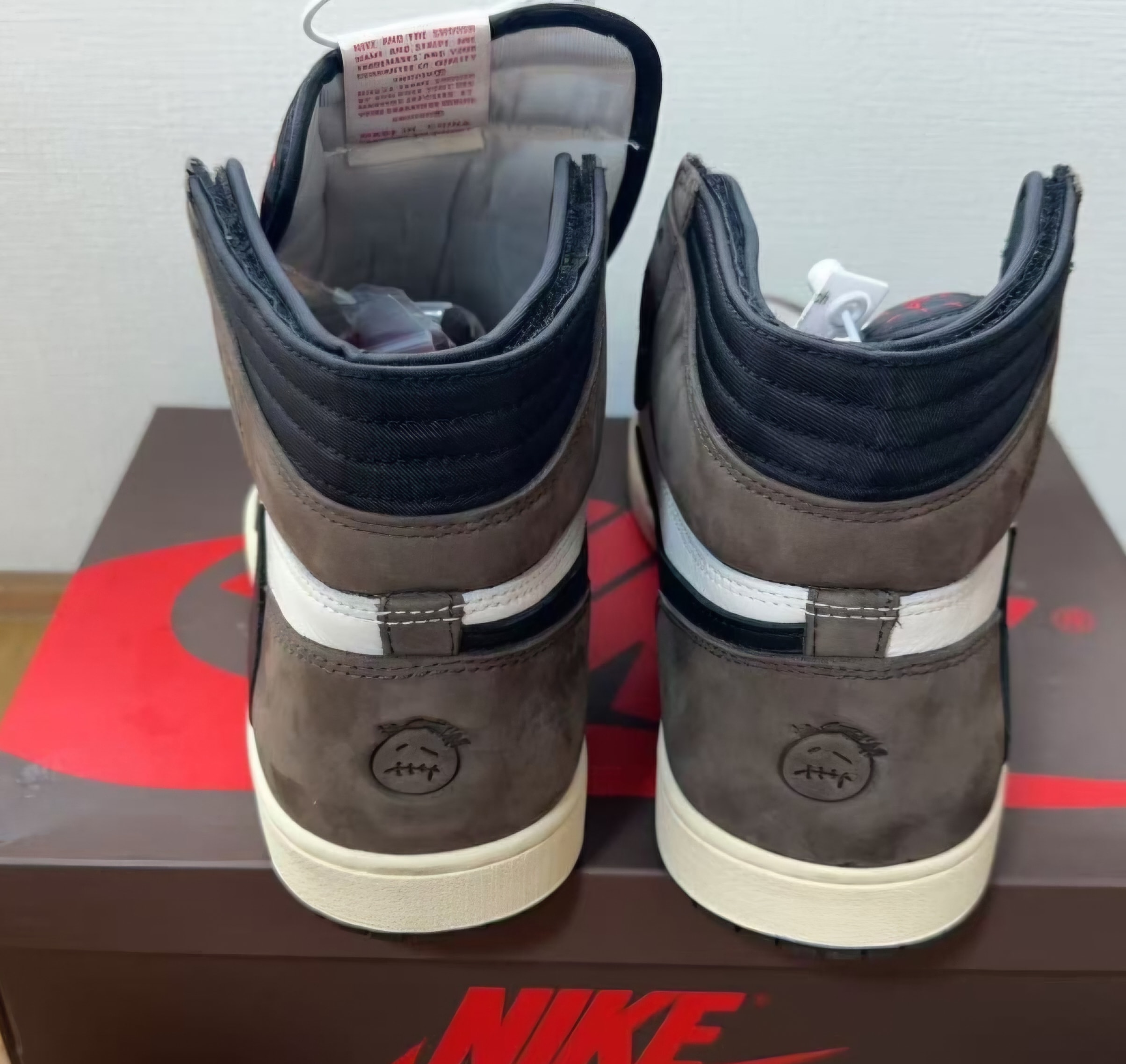 Travis Scott × Nike Air Jordan 1 Retro High OG TS SP "Sail/Dark Mocha"