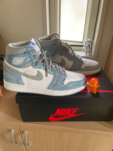 Nike Air Jordan 1 High OG "Hyper Royal"