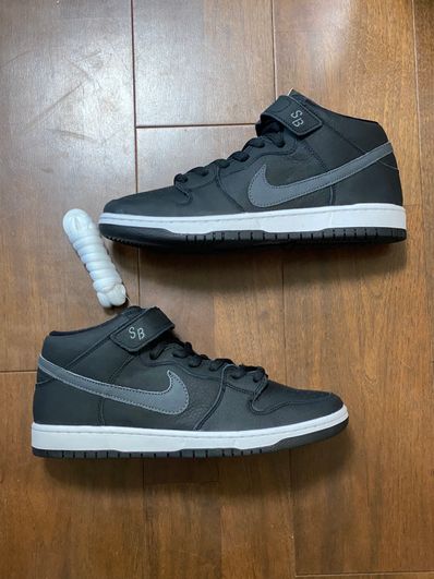 Nike SB Dunk Mid "Black/Dark Grey"