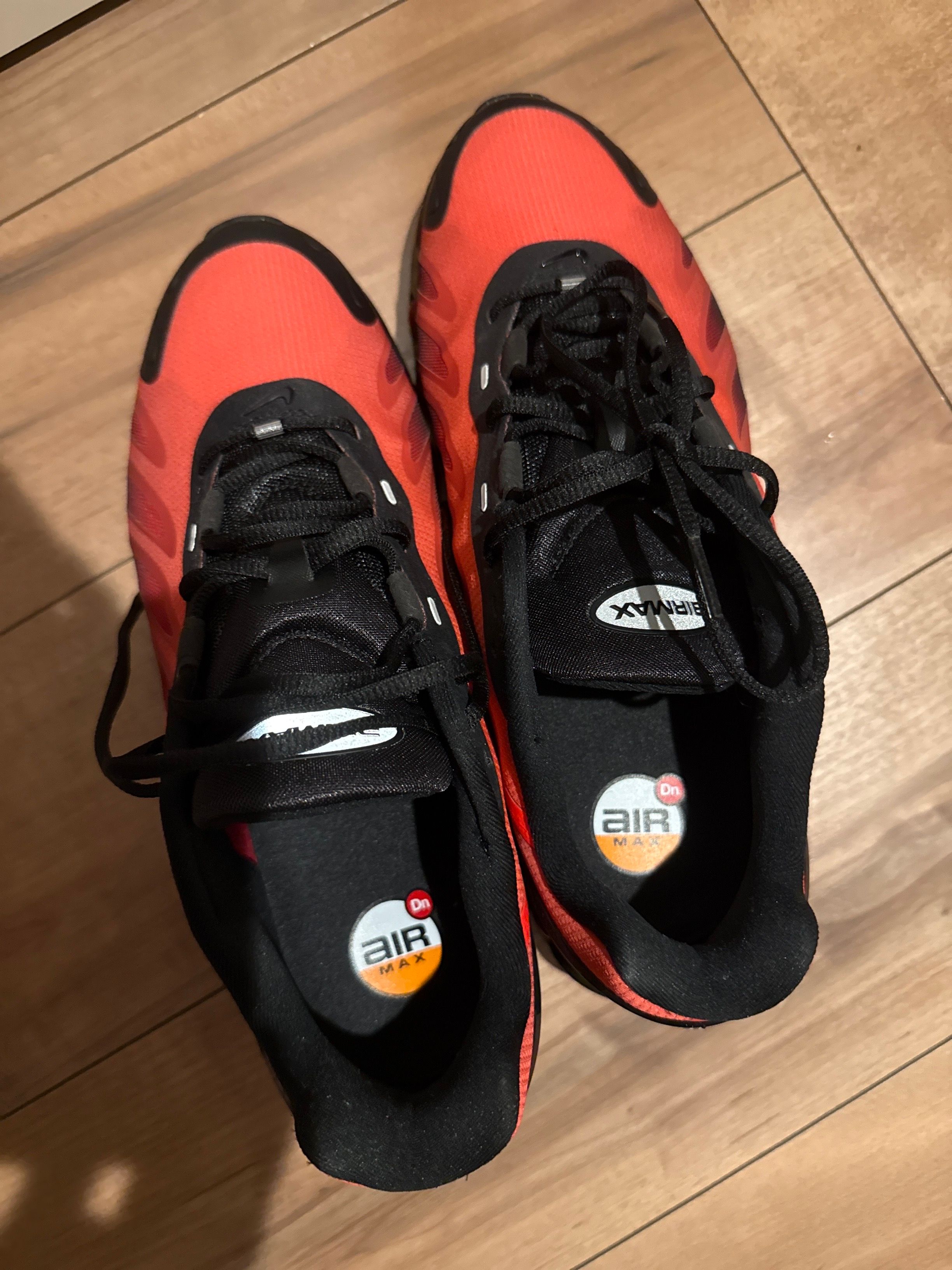 Nike Air Max DN8 "Black/University Red"