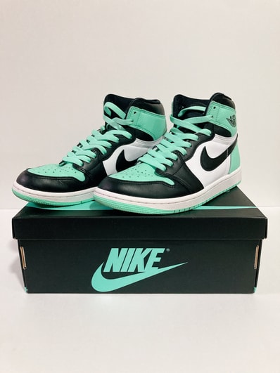 Nike Air Jordan 1 High OG "Green Glow"