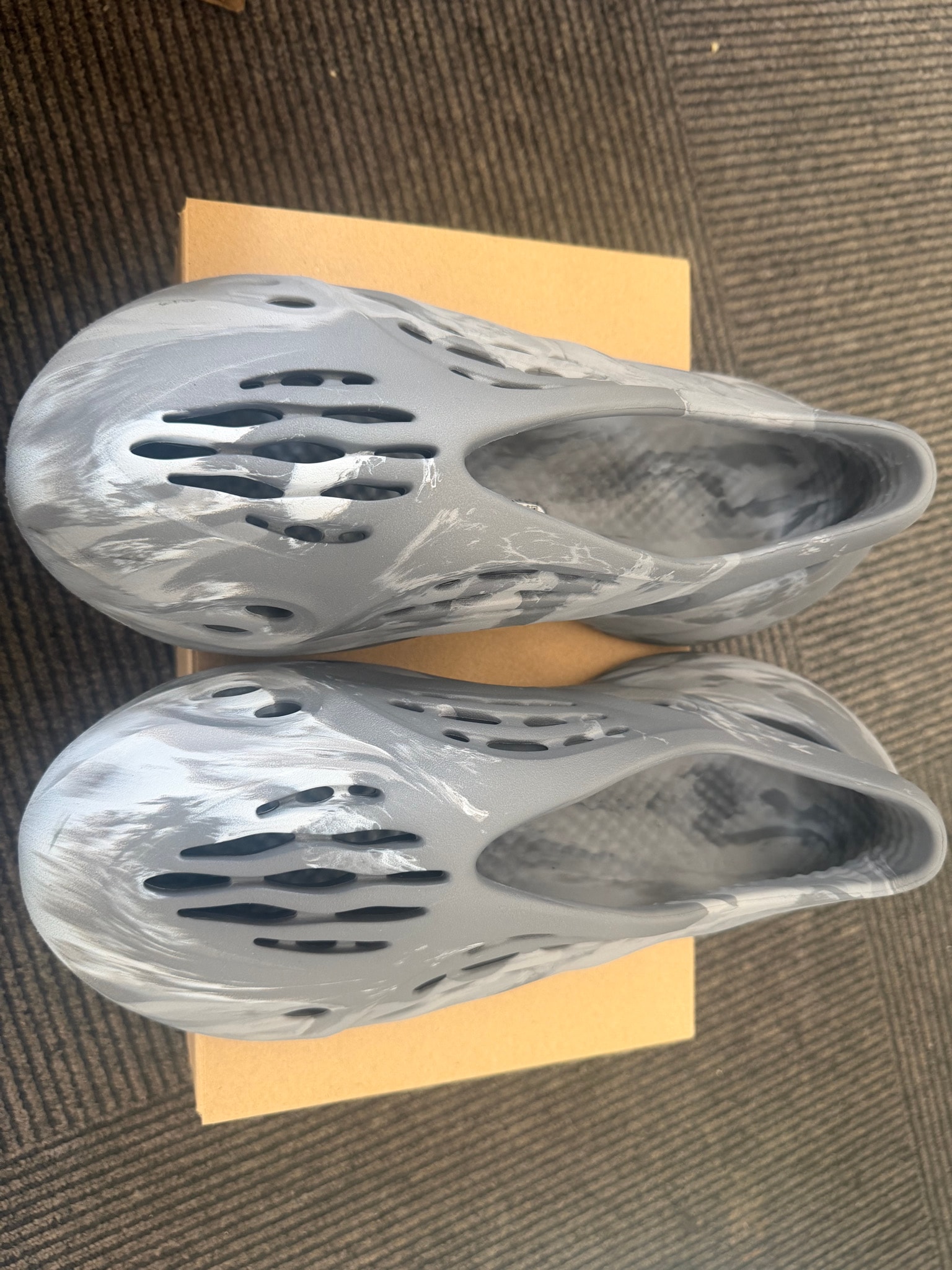 adidas YEEZY Foam Runner 